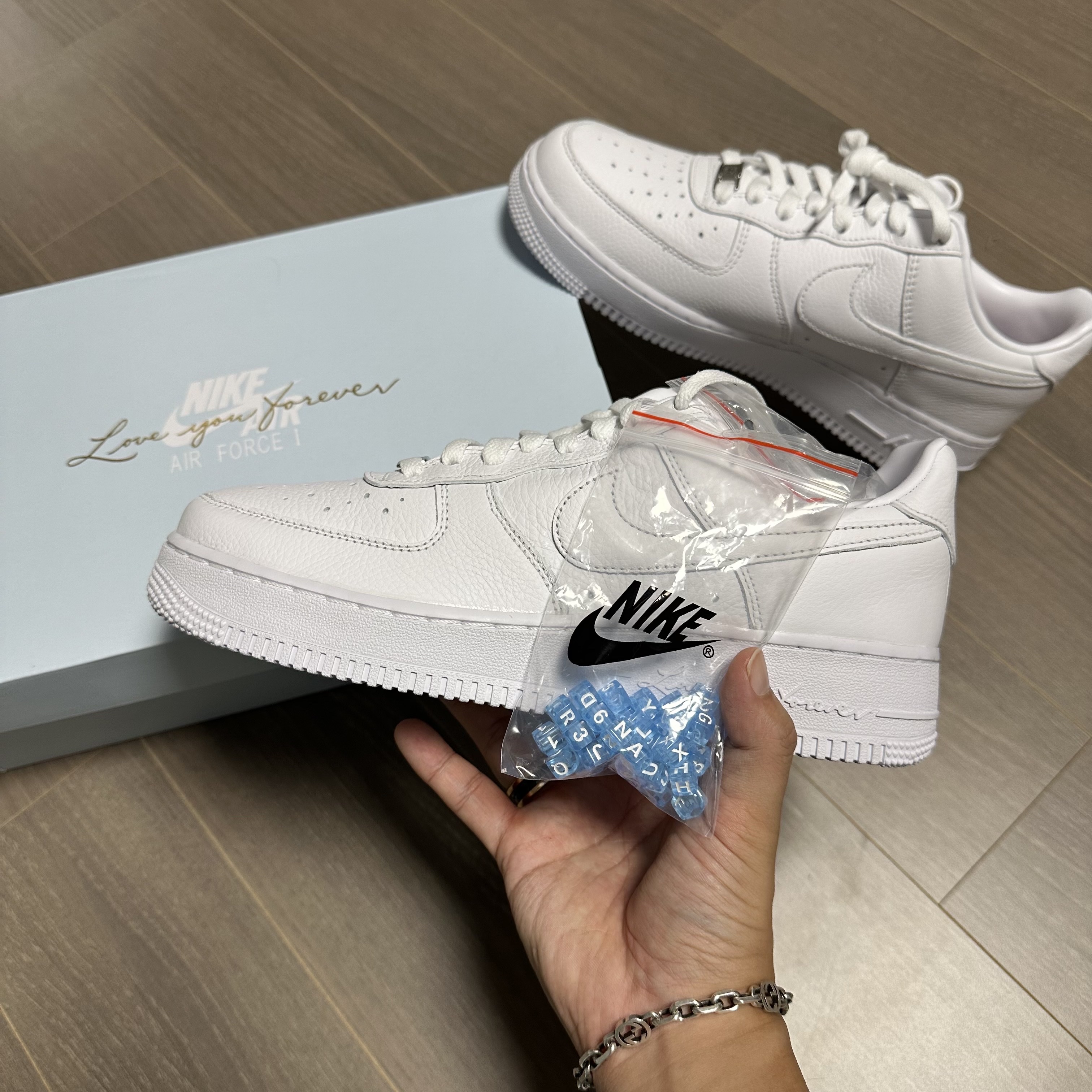 Nike x Drake Nocta Air Force 1 Low SP Certified Lover Boy White 착용 스타일 - 1