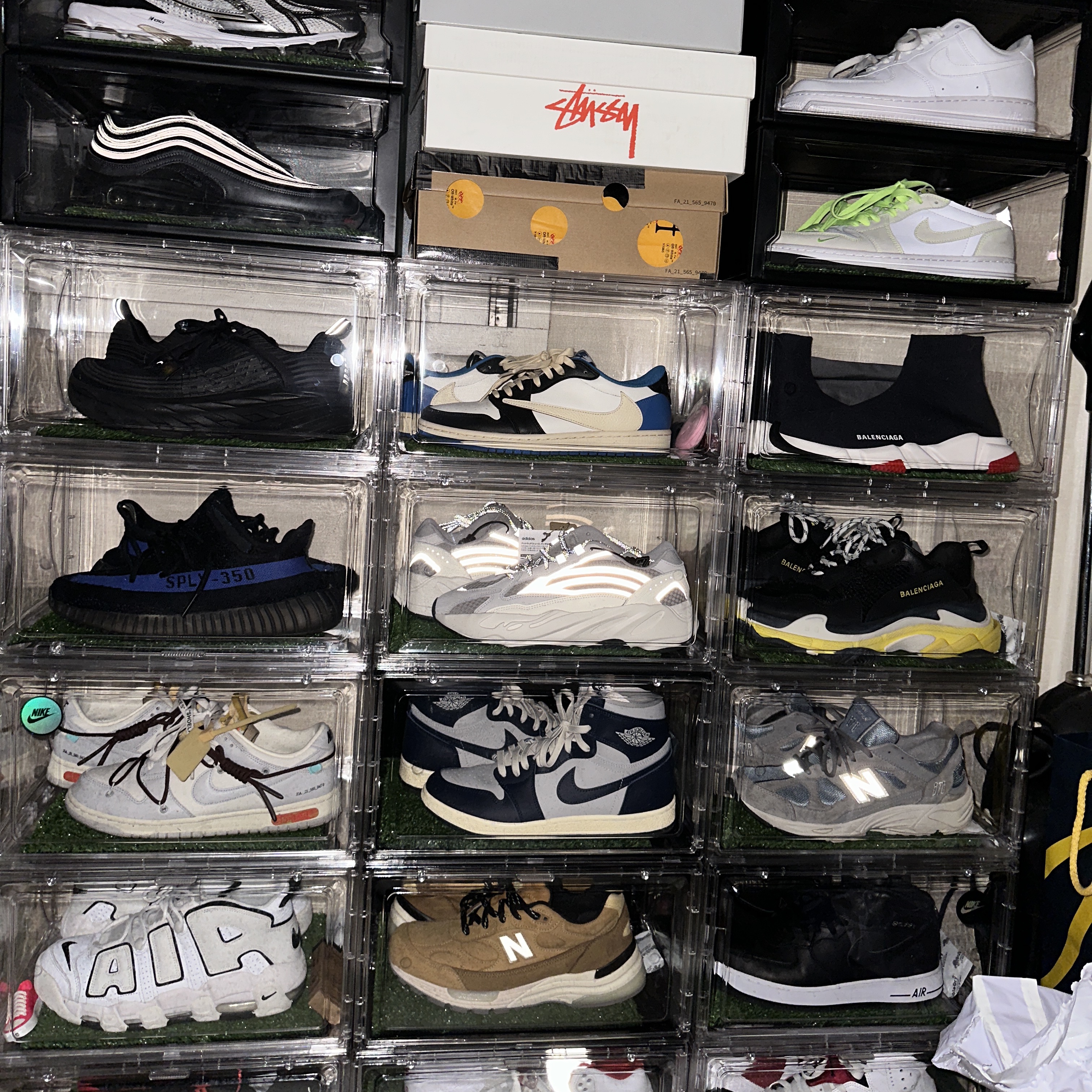 Adidas Yeezy Boost 700 V2 Static 2022 착용 스타일 - 3