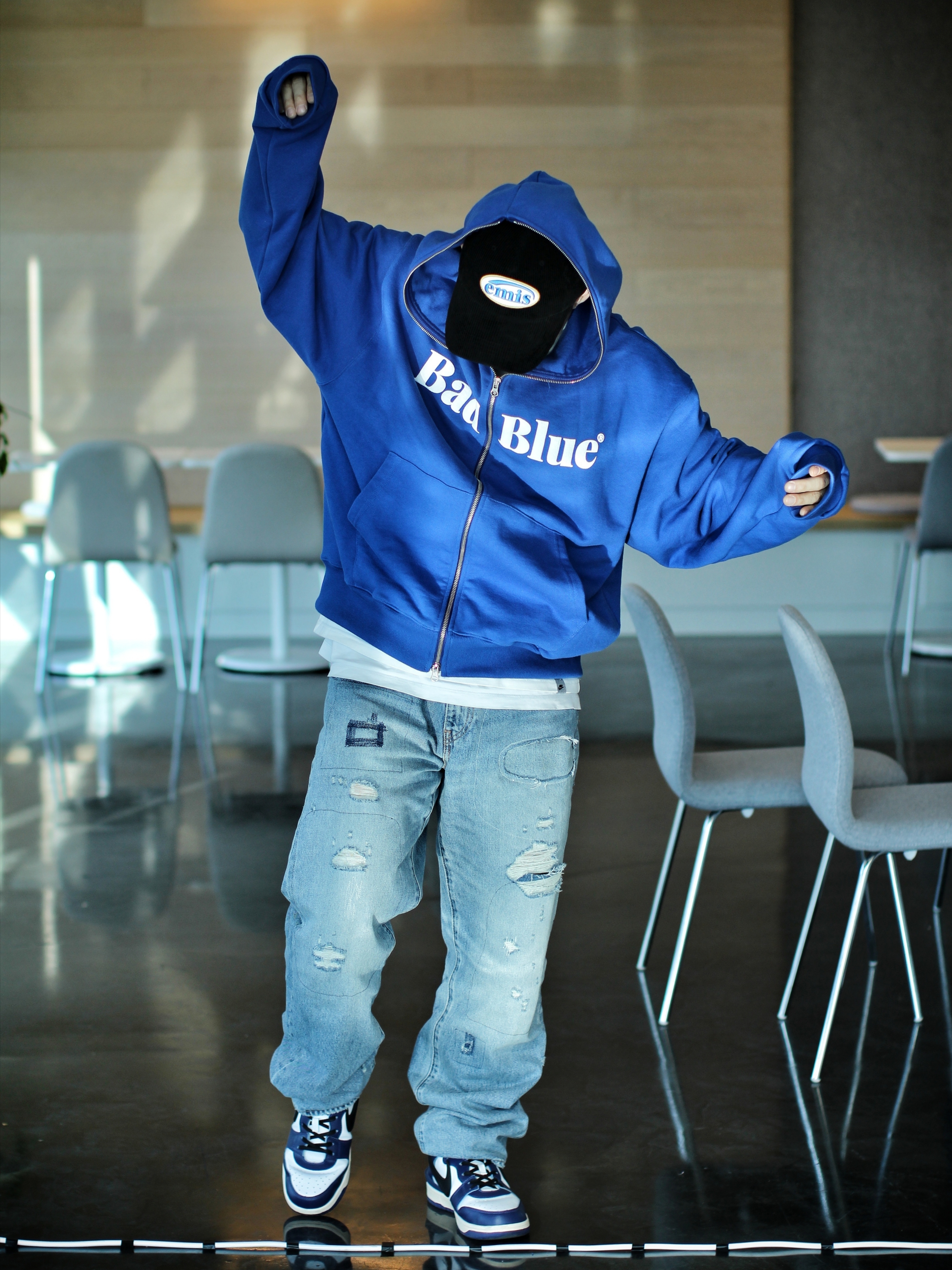 Nike x Ambush Dunk High Deep Royal Blue 착용 스타일 - 3
