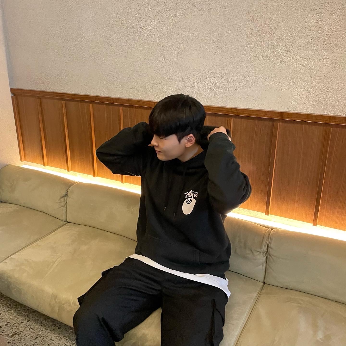 Stussy 8 Ball Hoodie Black - 21SS 착용 스타일 - 2