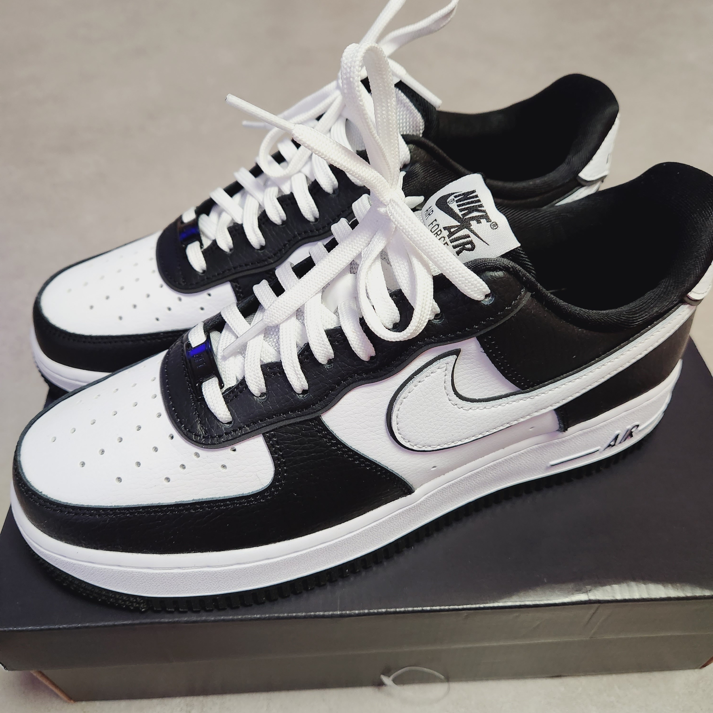 Nike Air Force 1 '07 LV8 White Black 착용 스타일 - 3