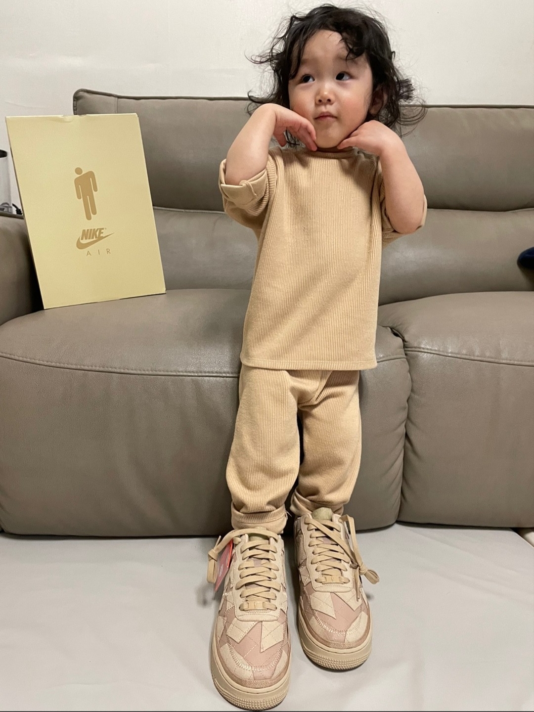 Nike x Billie Eilish Air Force 1 Low '07 SP Mushroom 착용 스타일 - 2