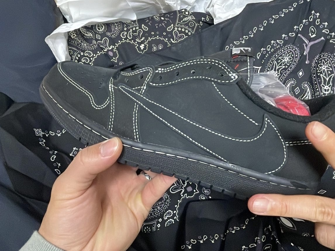 Jordan 1 x Travis Scott Retro Low OG SP Black Phantom 착용 스타일