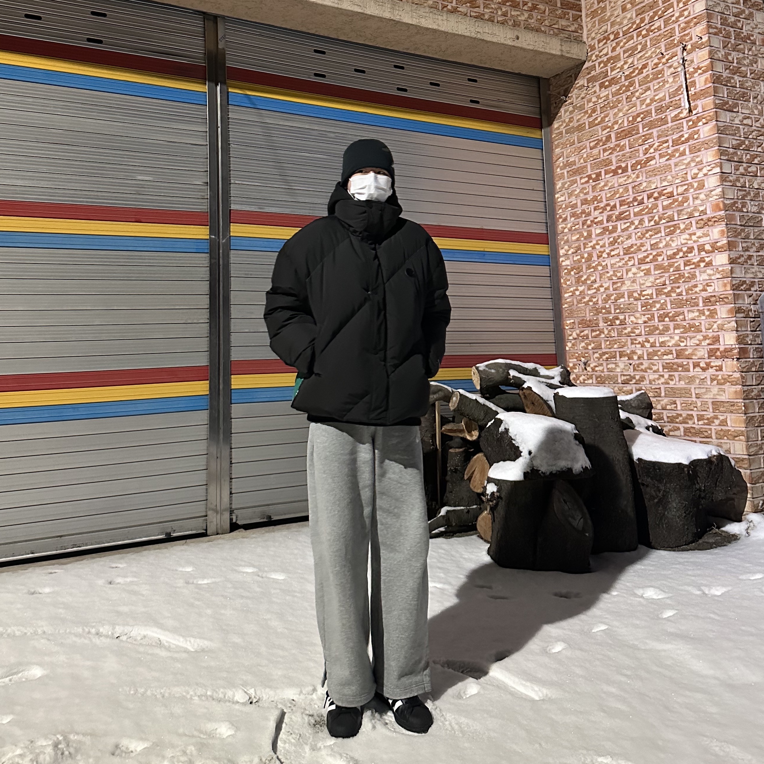 Thisisneverthat x Grateful Dead Dancing Bear No Cuff Beanie Off Black, Zara x Ader Error Oversize Puffer Jacket Black 착용 스타일 - 2