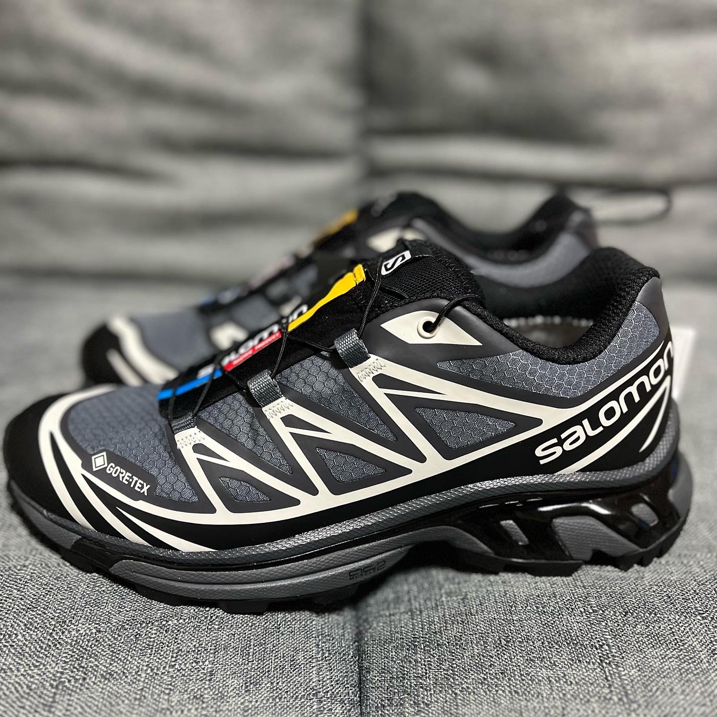 Salomon XT-6 Gore-Tex Black Ebony 착용 스타일 - 2