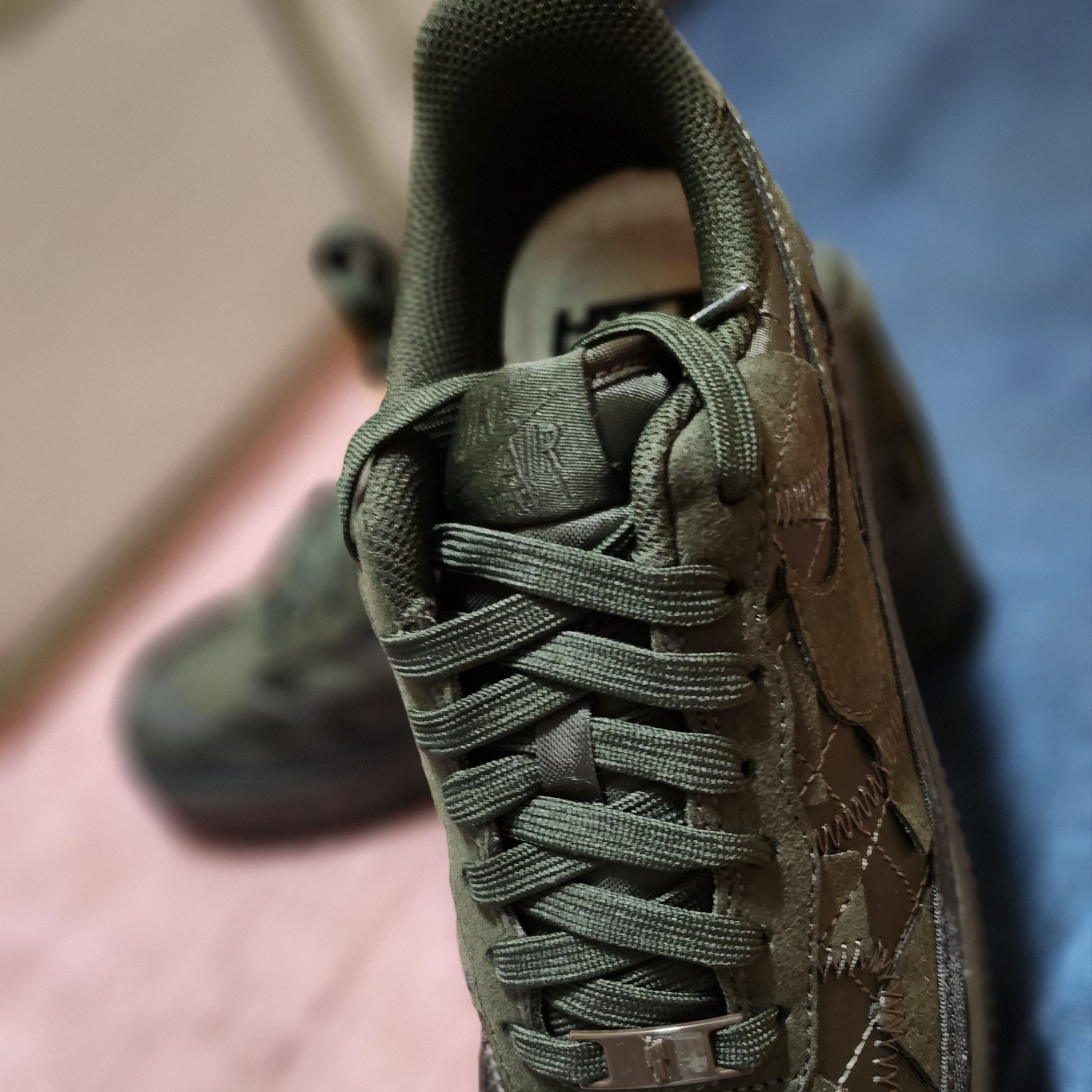 Nike x Billie Eilish Air Force 1 Low '07 SP Sequoia 착용 스타일 - 2