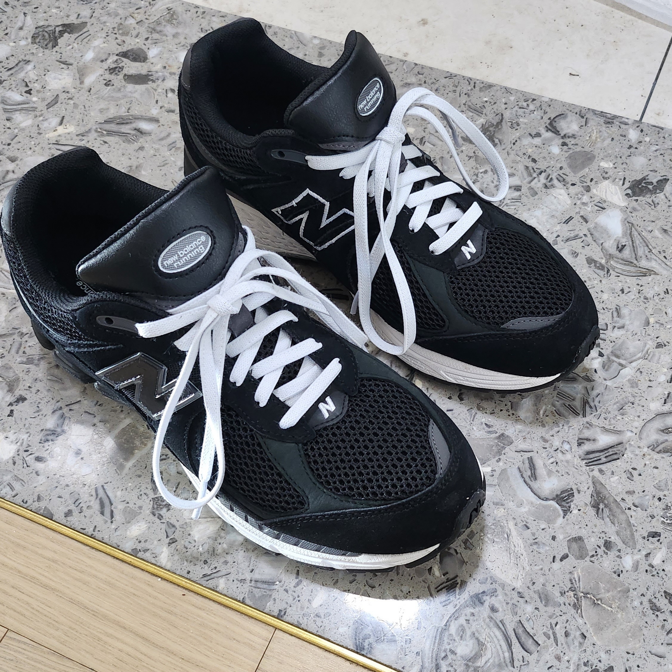 New Balance 2002R Black - JD Sports Exclusive 착용 스타일