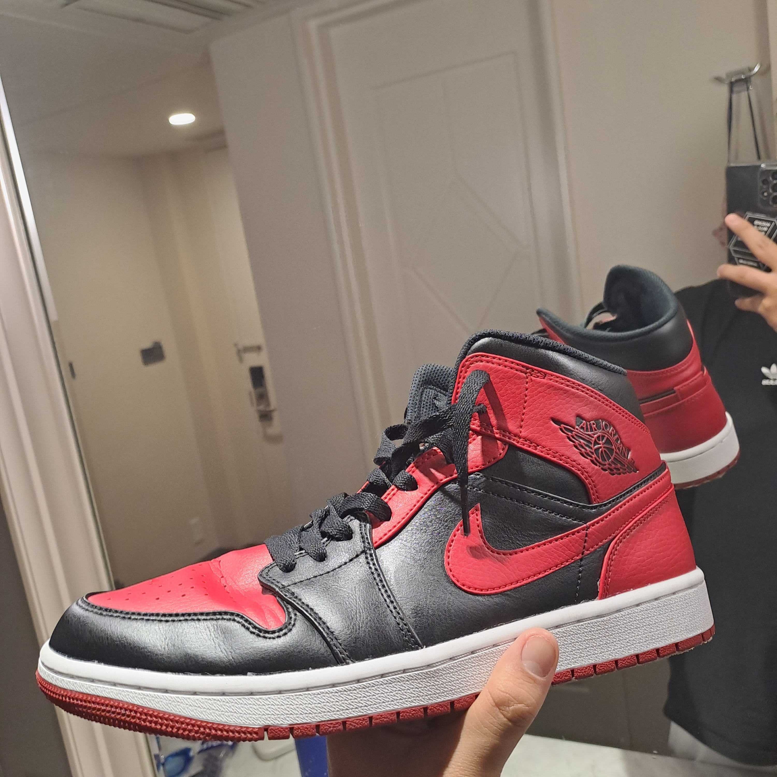 Jordan 1 Mid Bred Banned 2020 착용 스타일