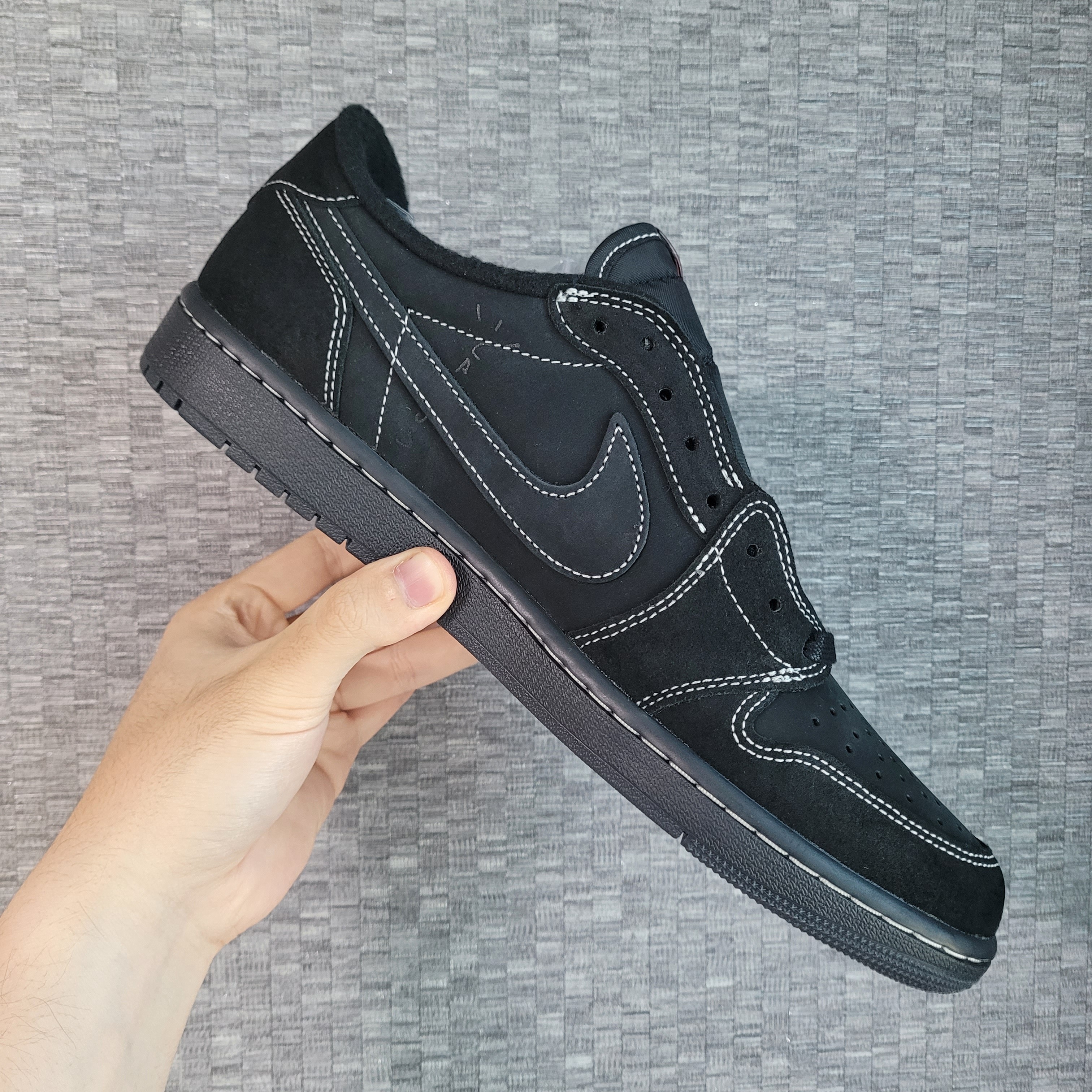 Jordan 1 x Travis Scott Retro Low OG SP Black Phantom 착용 스타일 - 2