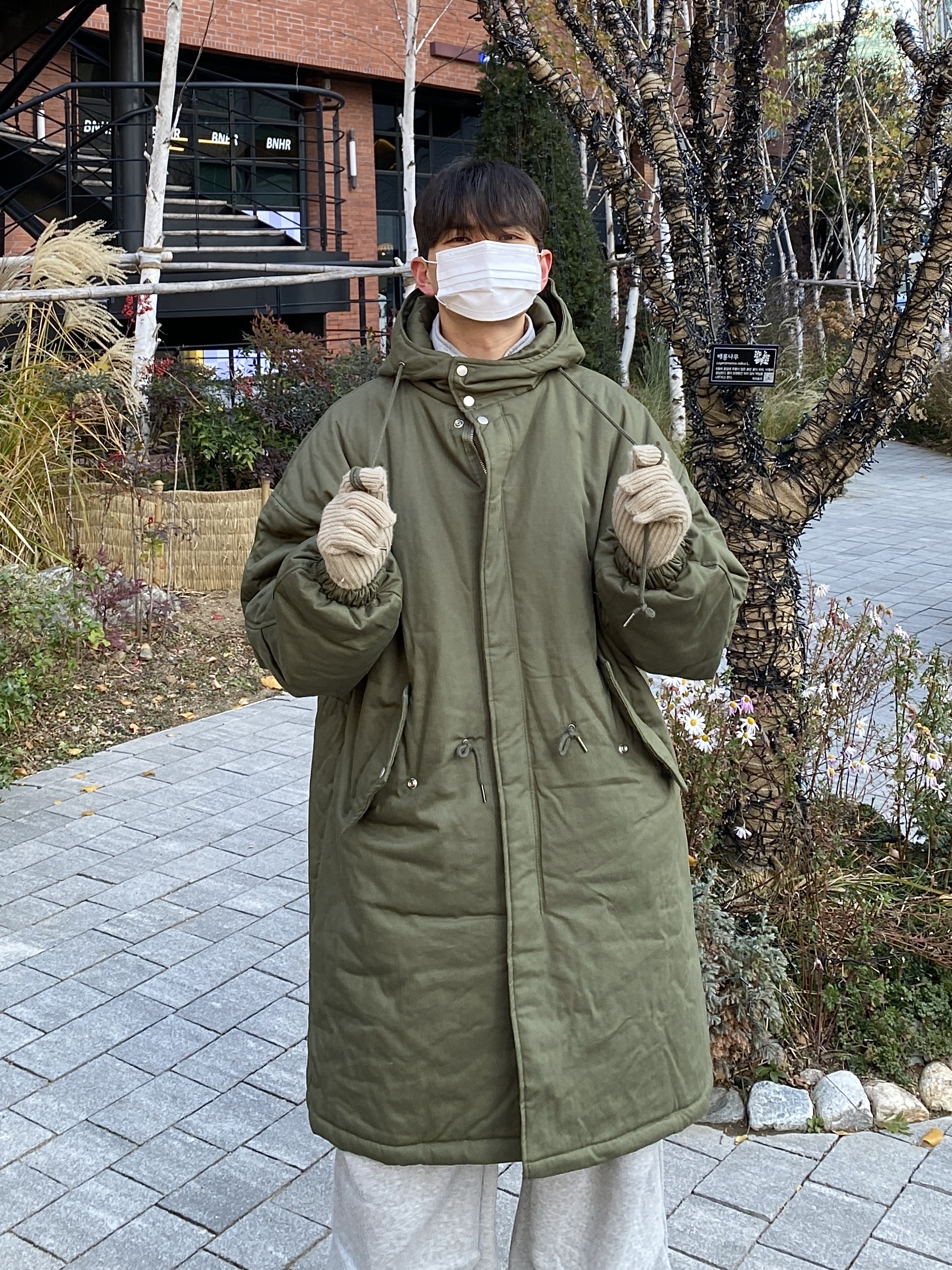 (W) UGG Classic Mini II Boots Chestnut 착용 스타일 - 4