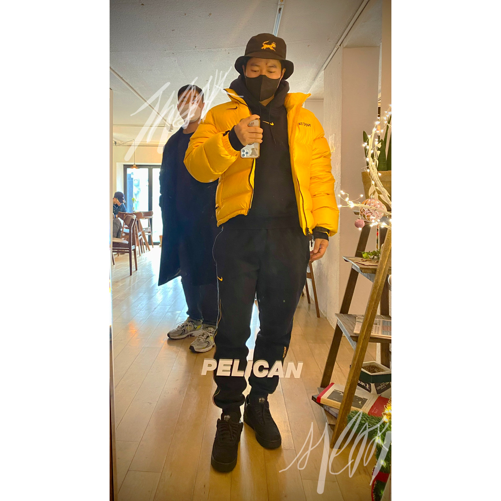 Nike x Drake Nocta Puffer Jacket University Gold - Asia, Nike x Drake Nocta Fleece Pants Black - Asia 착용 스타일