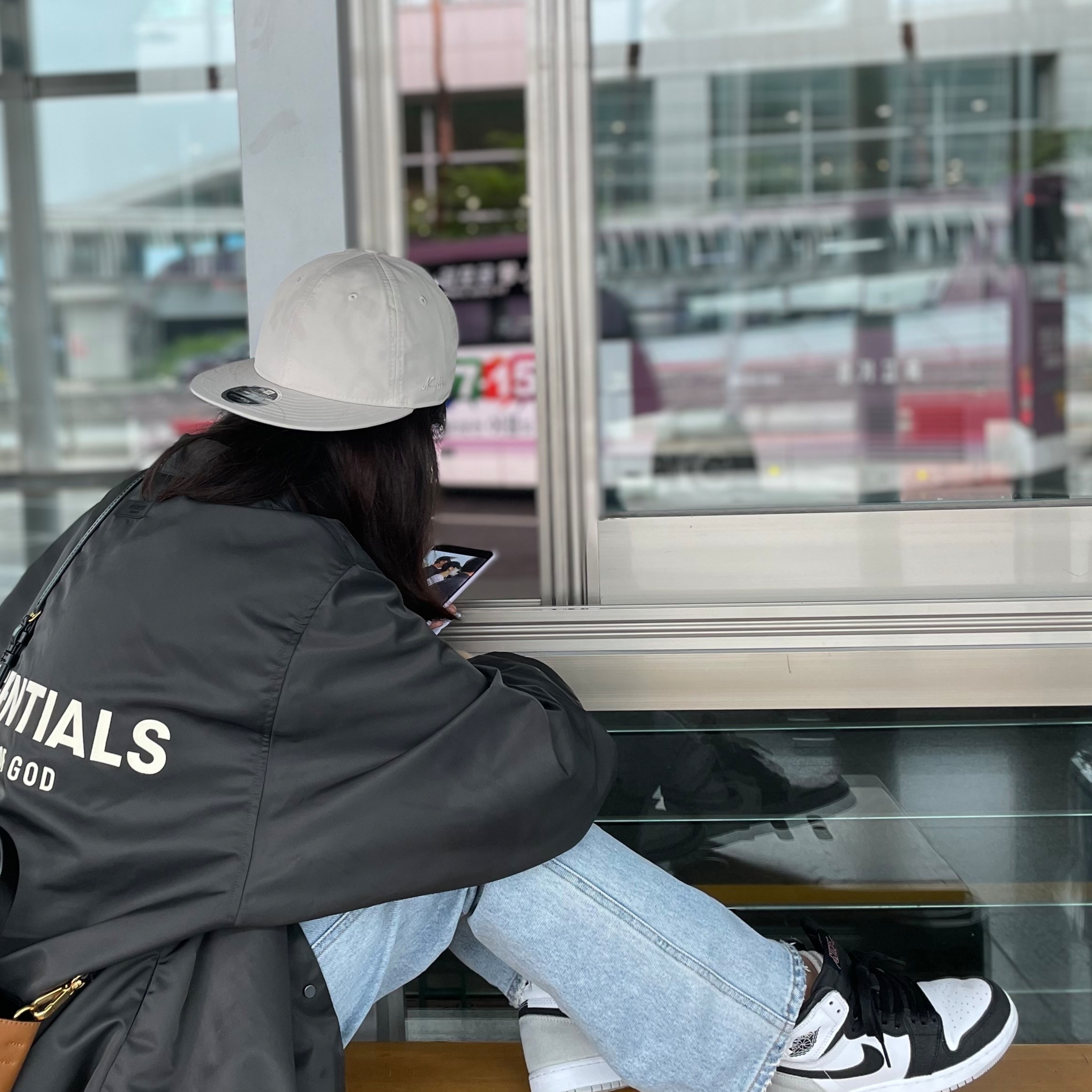 Essentials Coaches Jacket Iron - 22SS, (GS) Jordan 1 Retro High OG Bleached Coral 착용 스타일