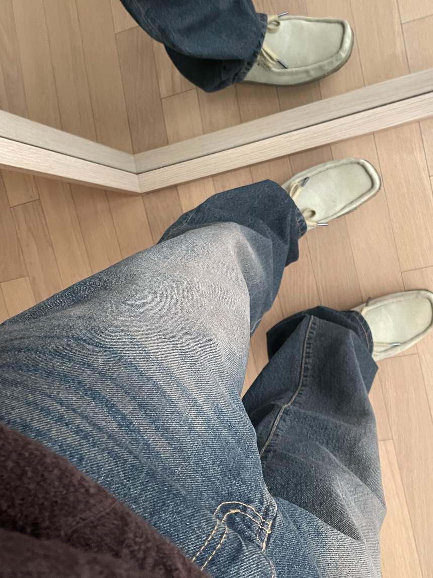 Clarks Wallabee Maple Suede 착용 스타일 - 1