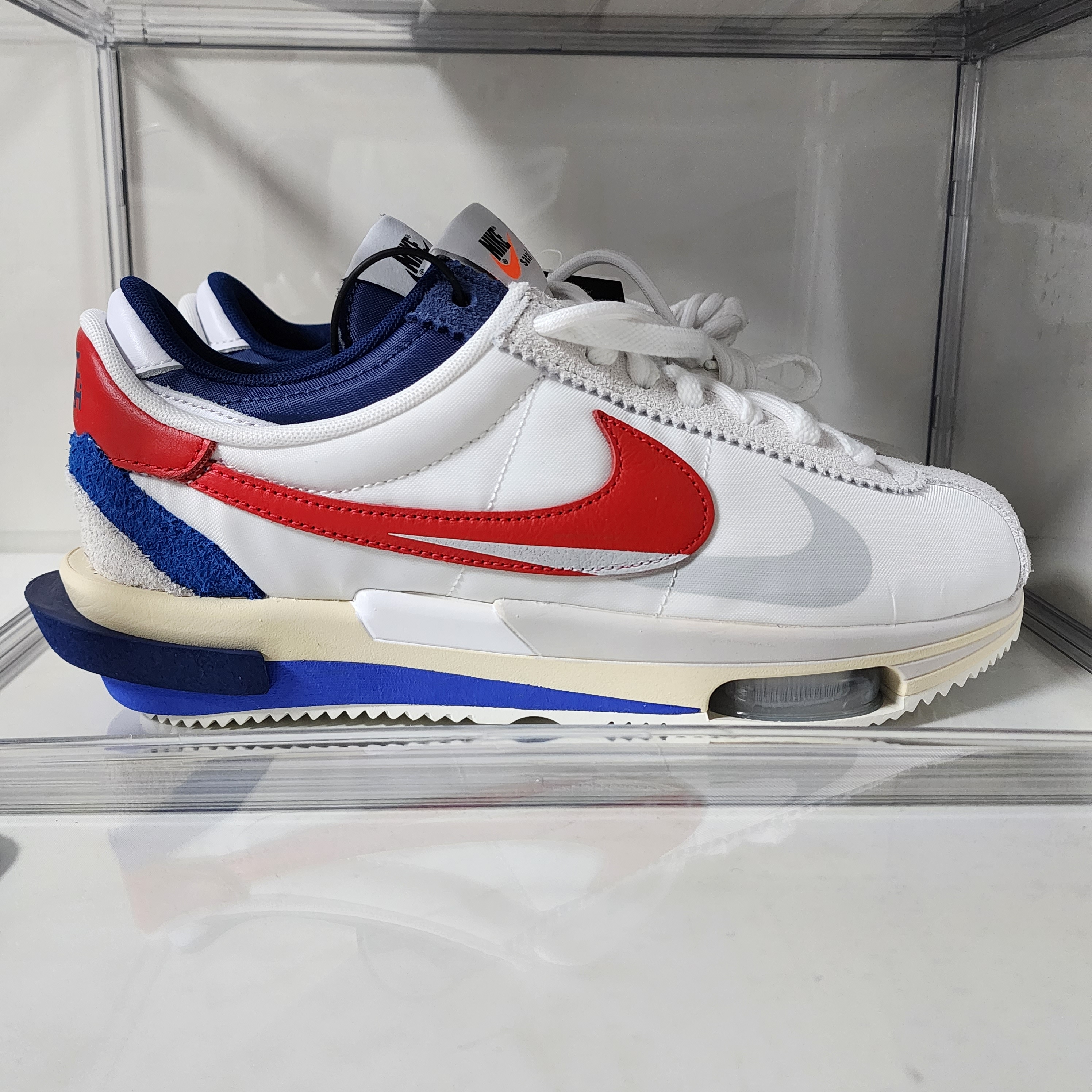 Nike x Sacai Zoom Cortez SP White and University Red 착용 스타일