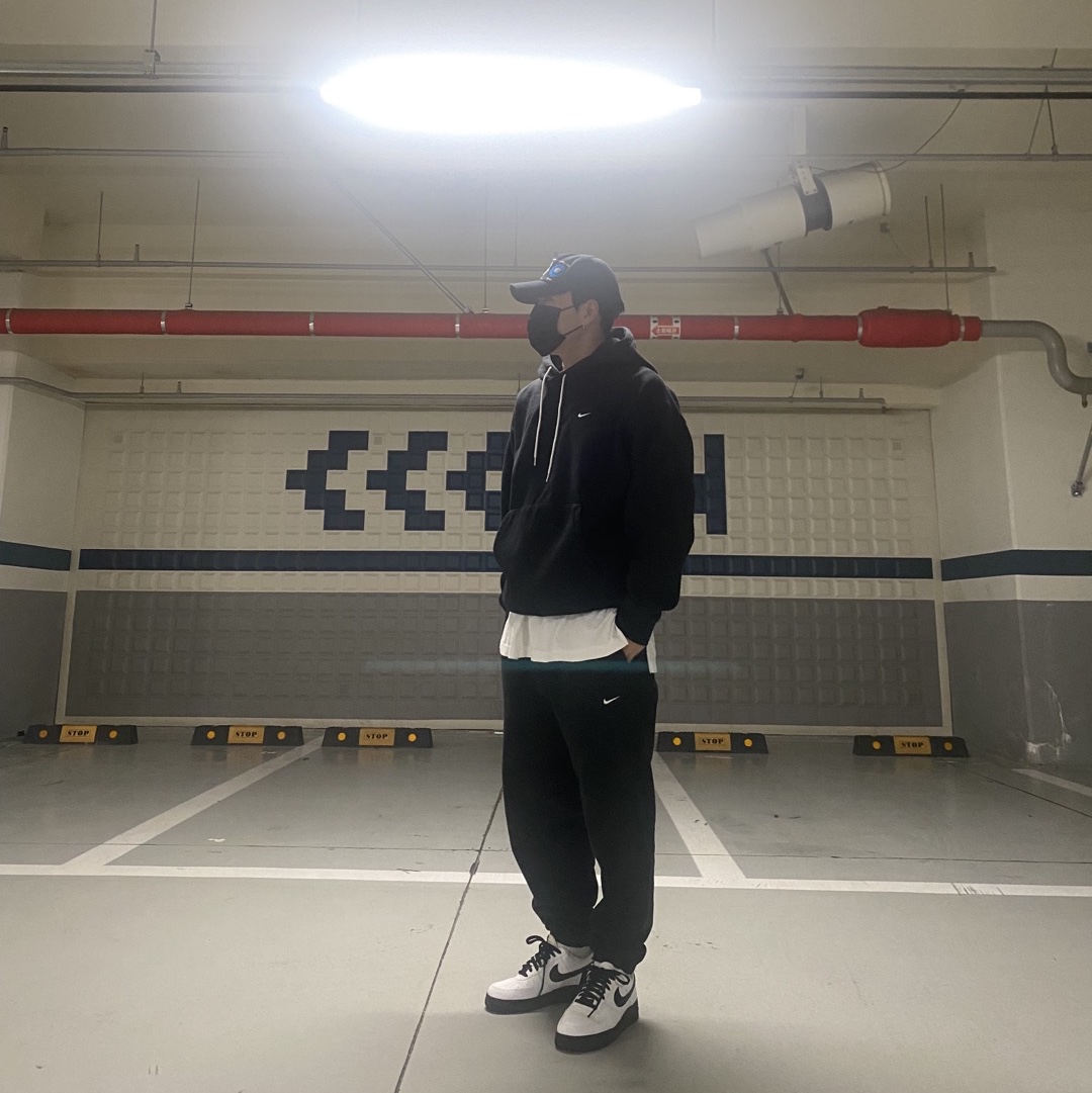 Nike NRG Solo Swoosh Fleece Hoodie Black White - US/EU, Nike NRG Solo Swoosh Fleece Pants Black White - Asia 착용 스타일