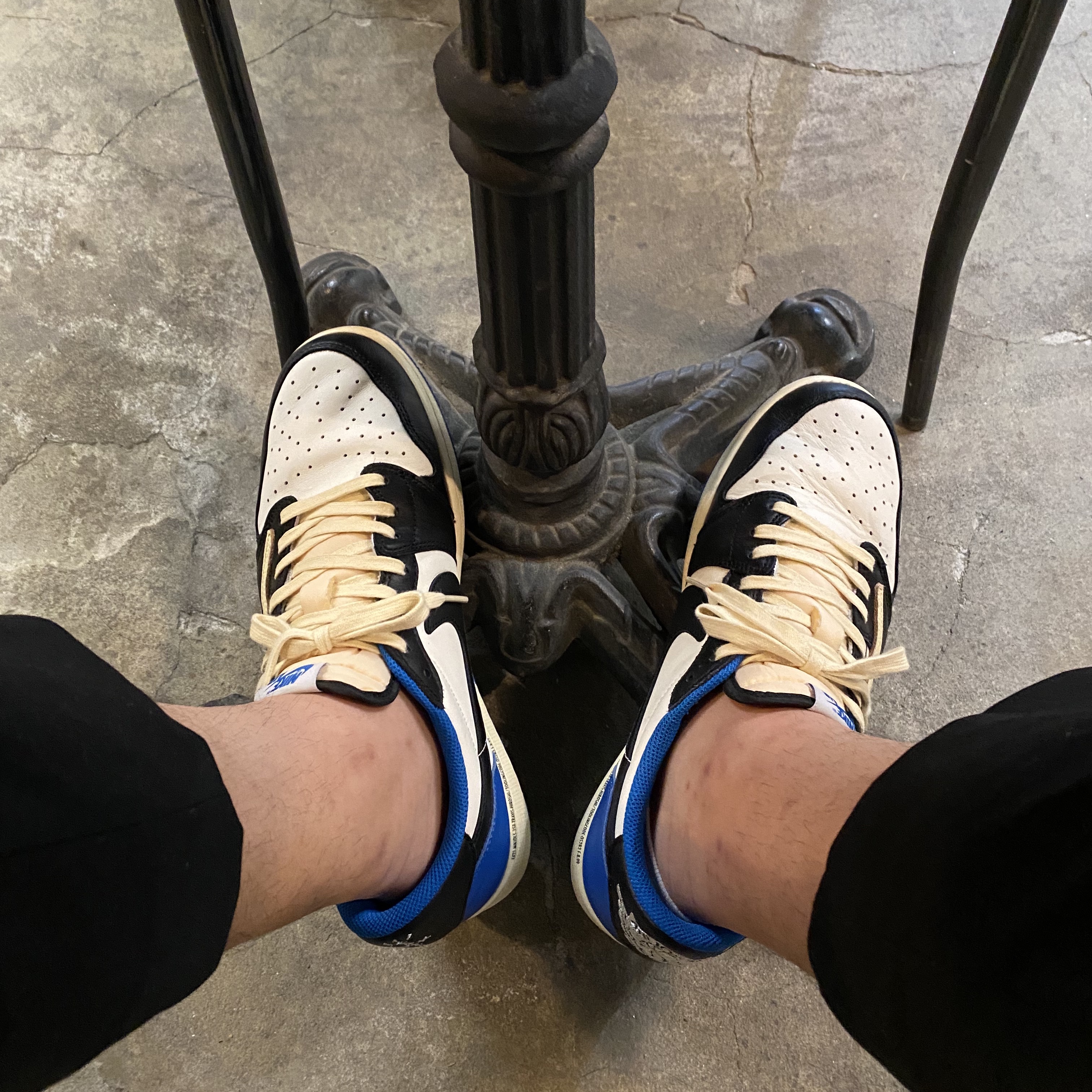 Jordan 1 x Travis Scott x Fragment Retro Low OG SP Military Blue 착용 스타일