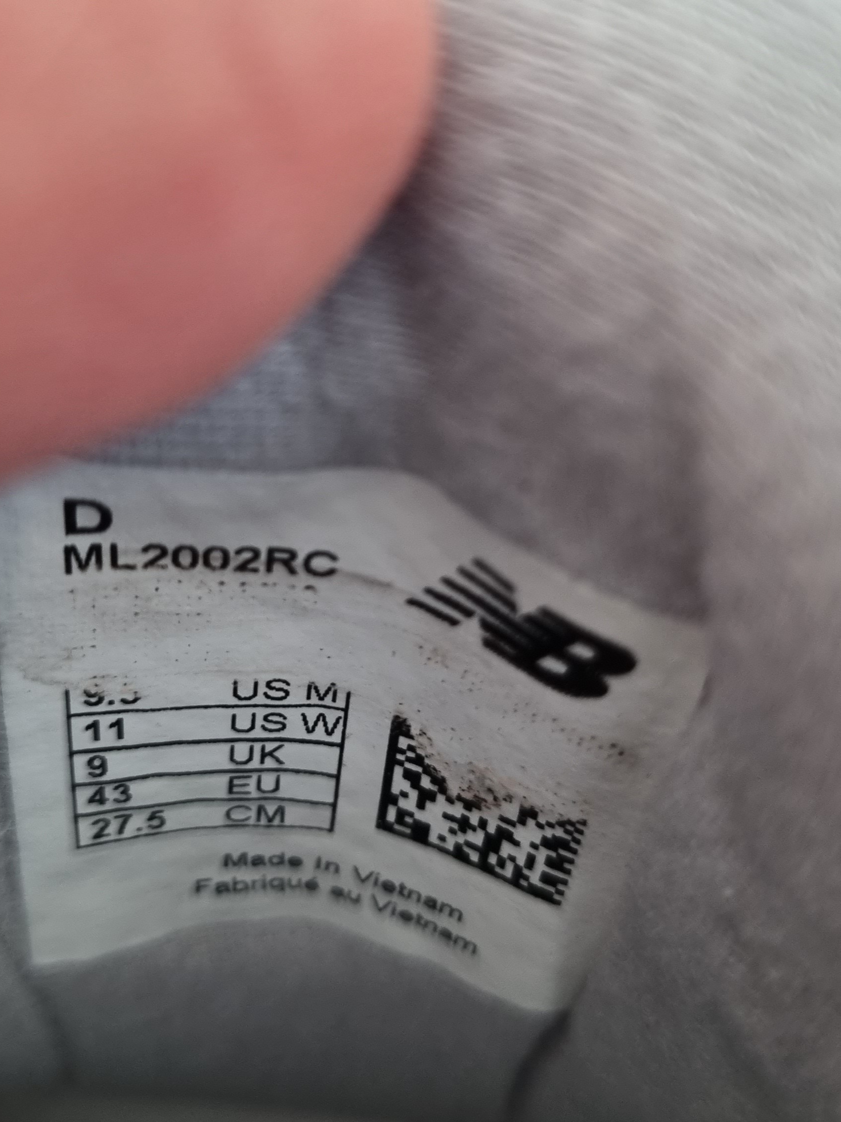 New Balance 2002R Grey 착용 스타일 - 1