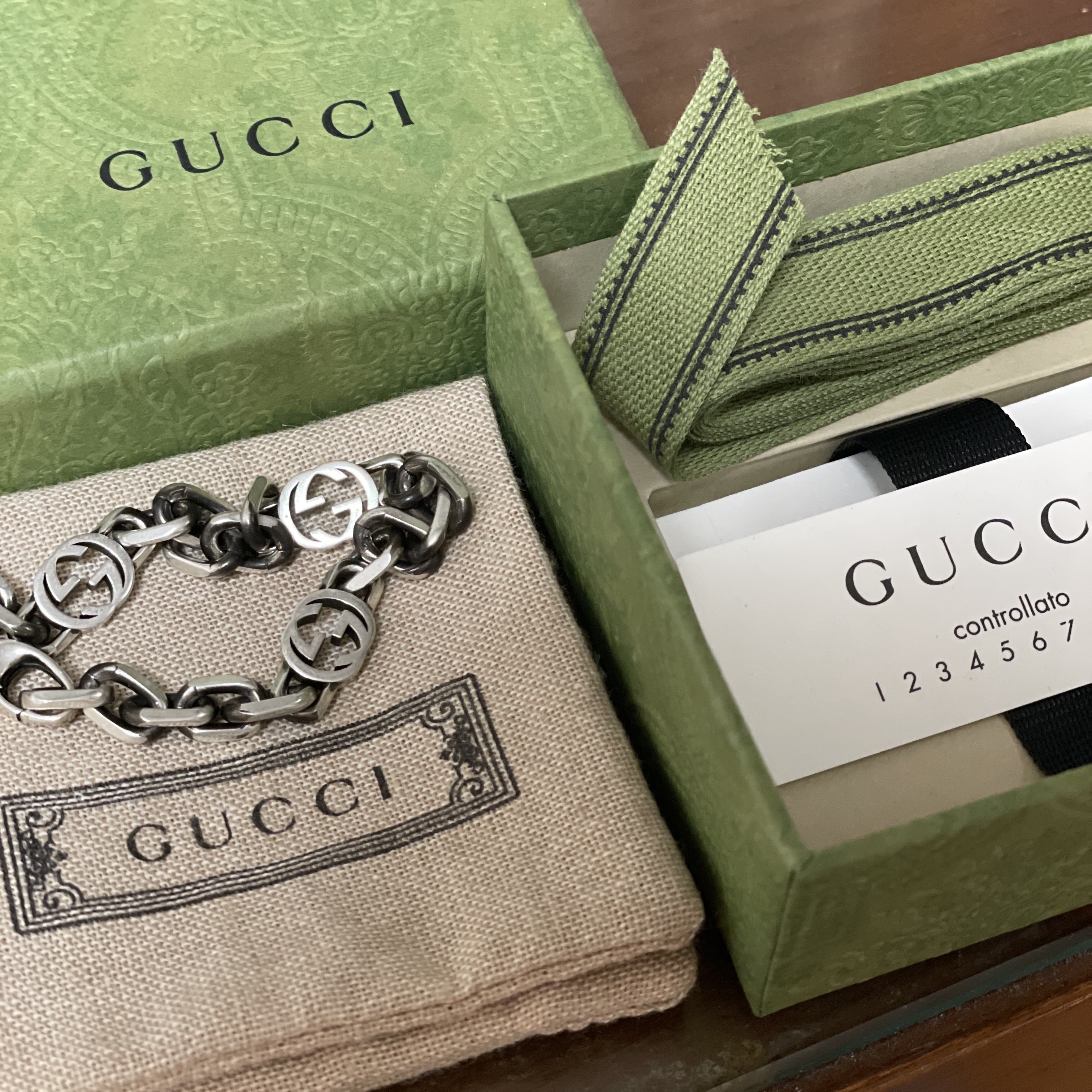 Gucci Interlocking G Bracelet Silver 착용 스타일