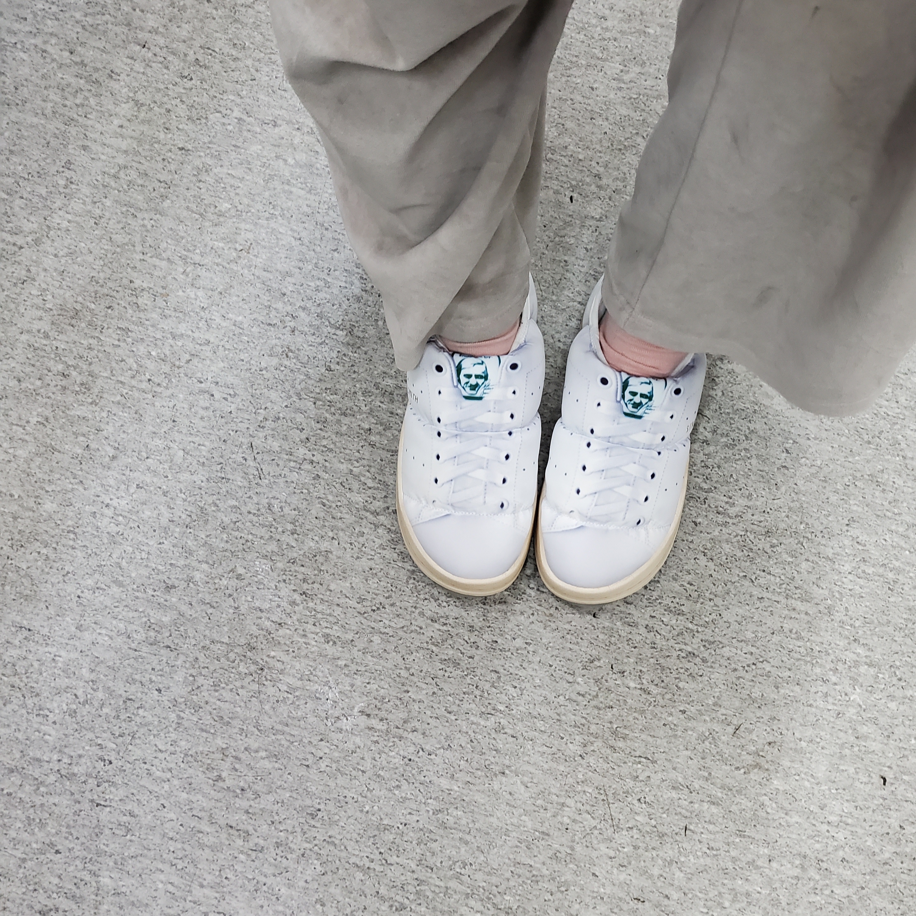 Adidas Puffylette Stan Smith Cloud White 착용 스타일