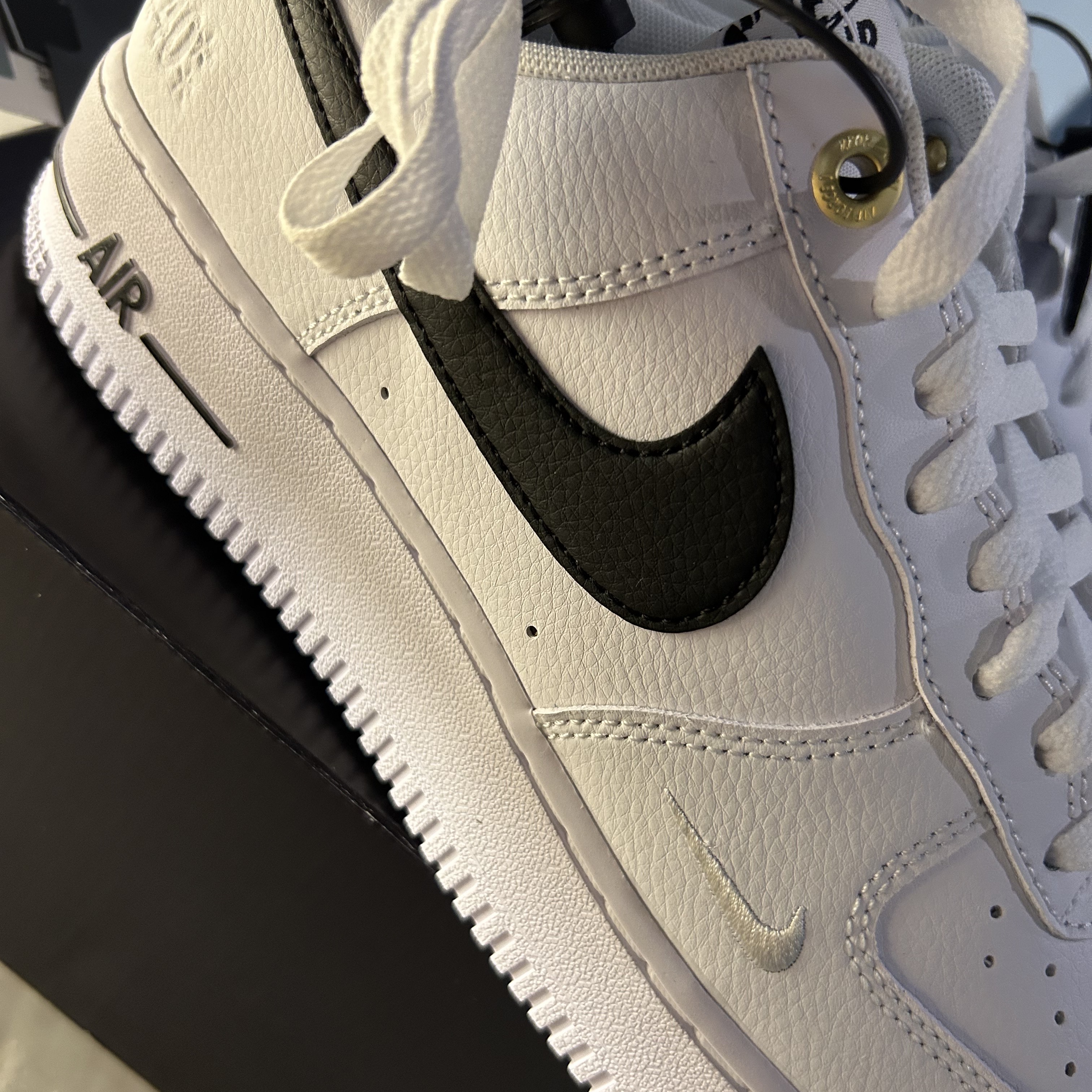 Nike Air Force 1 '07 LV8 40th Anniversary Join Forces White Black 착용 스타일