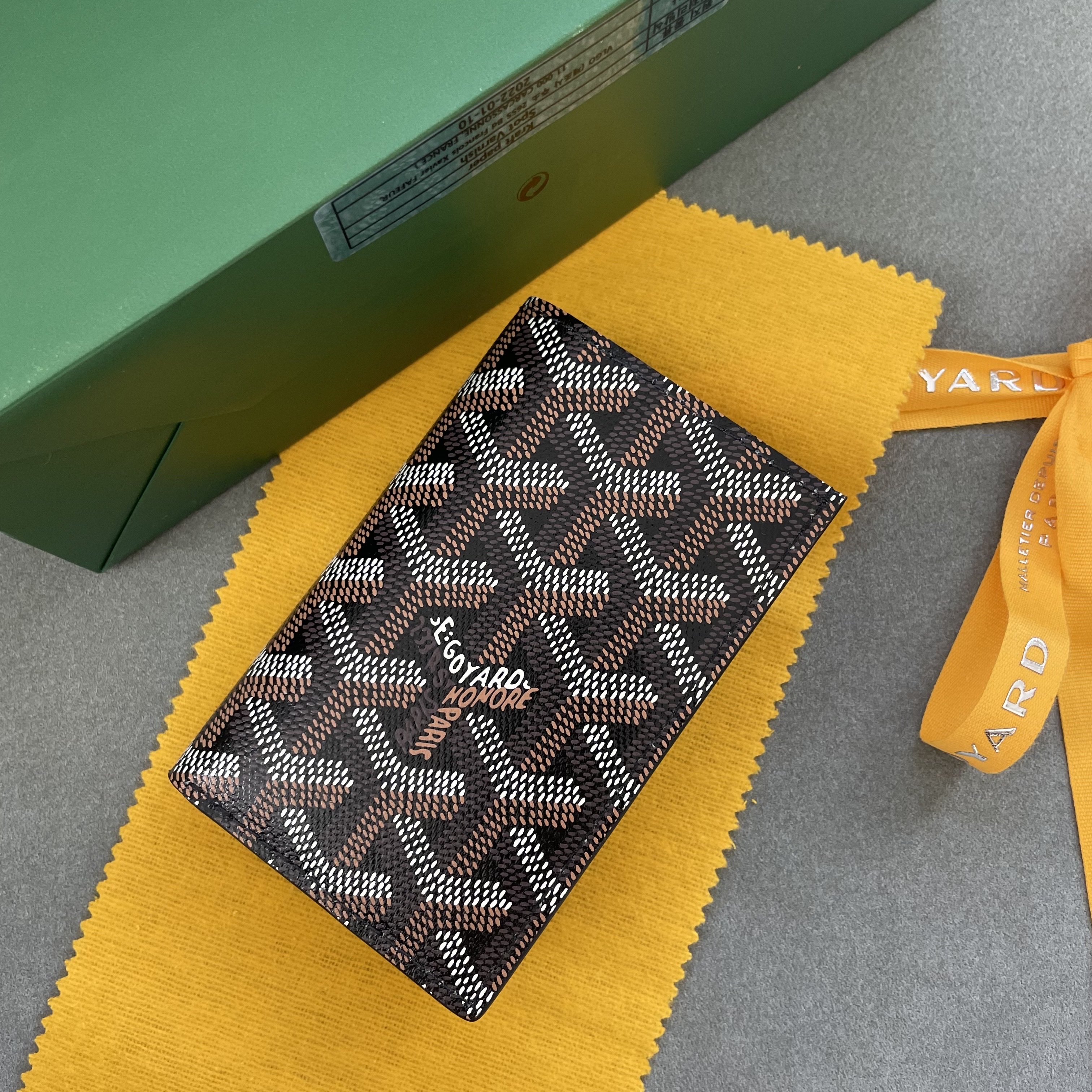 Goyard Saint Pierre Card Holder Black 착용 스타일
