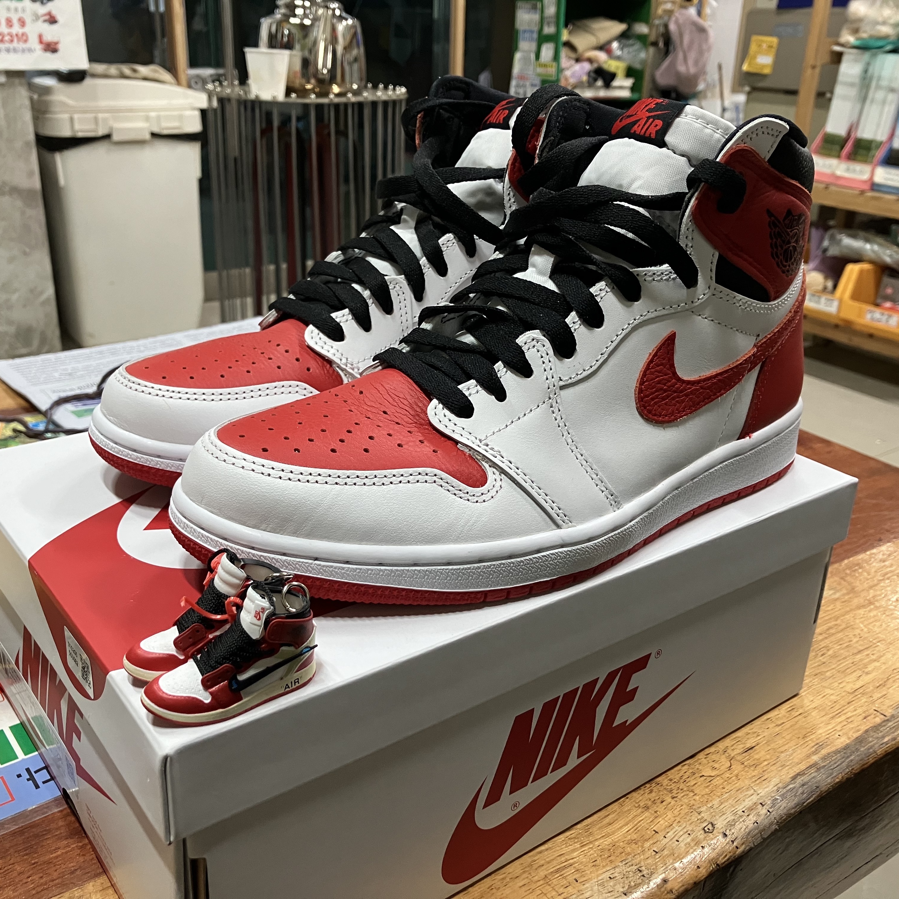 Jordan 1 Retro High OG Heritage, Jordan 1 x Off-White Retro High Chicago The Ten 착용 스타일