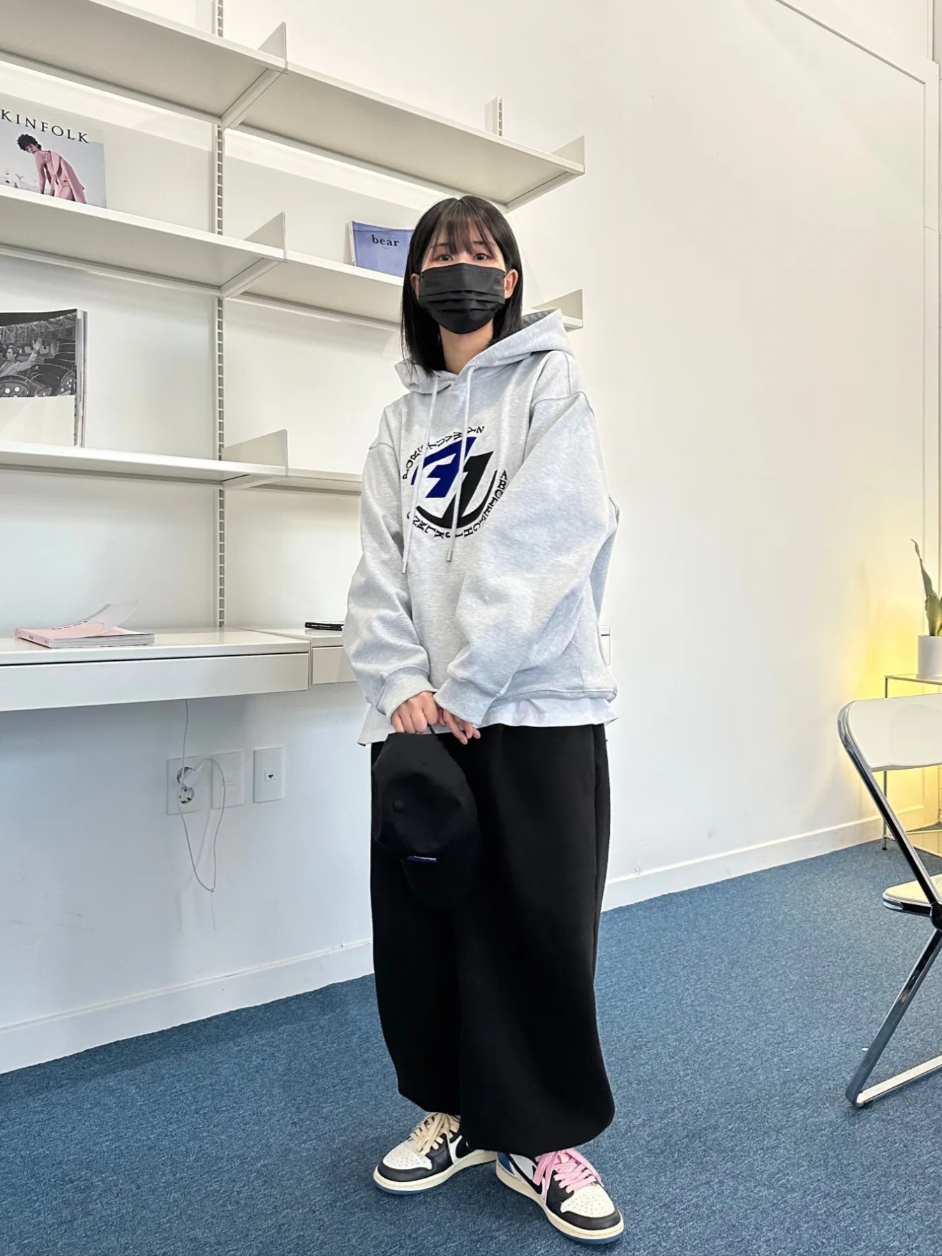 Zara x Ader Error Embroidery Hooded Sweatshirt Grey, Jordan 1 x Travis Scott x Fragment Retro Low OG SP Military Blue 착용 스타일 - 1