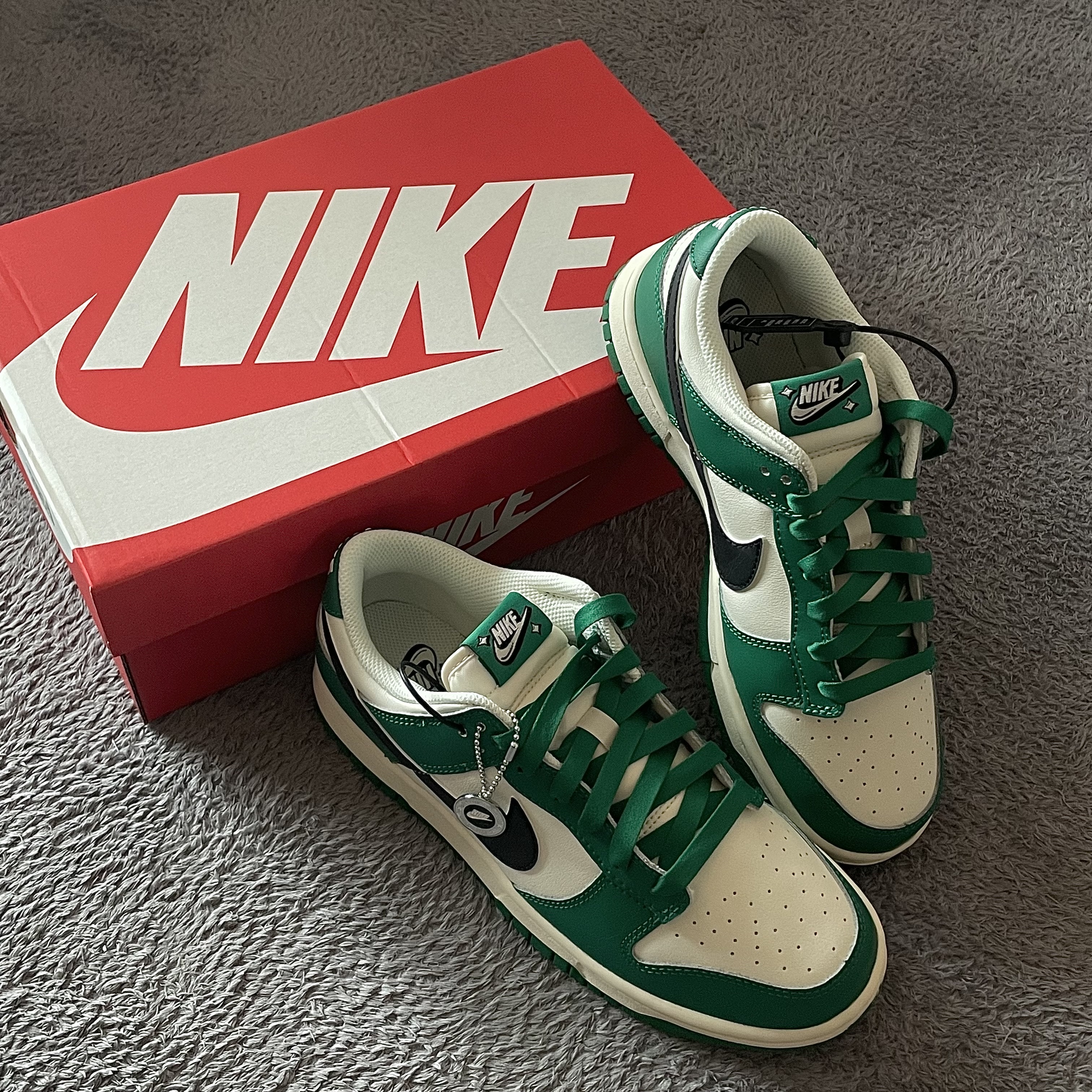 Nike Dunk Low Retro SE Jackpot Malachite 착용 스타일