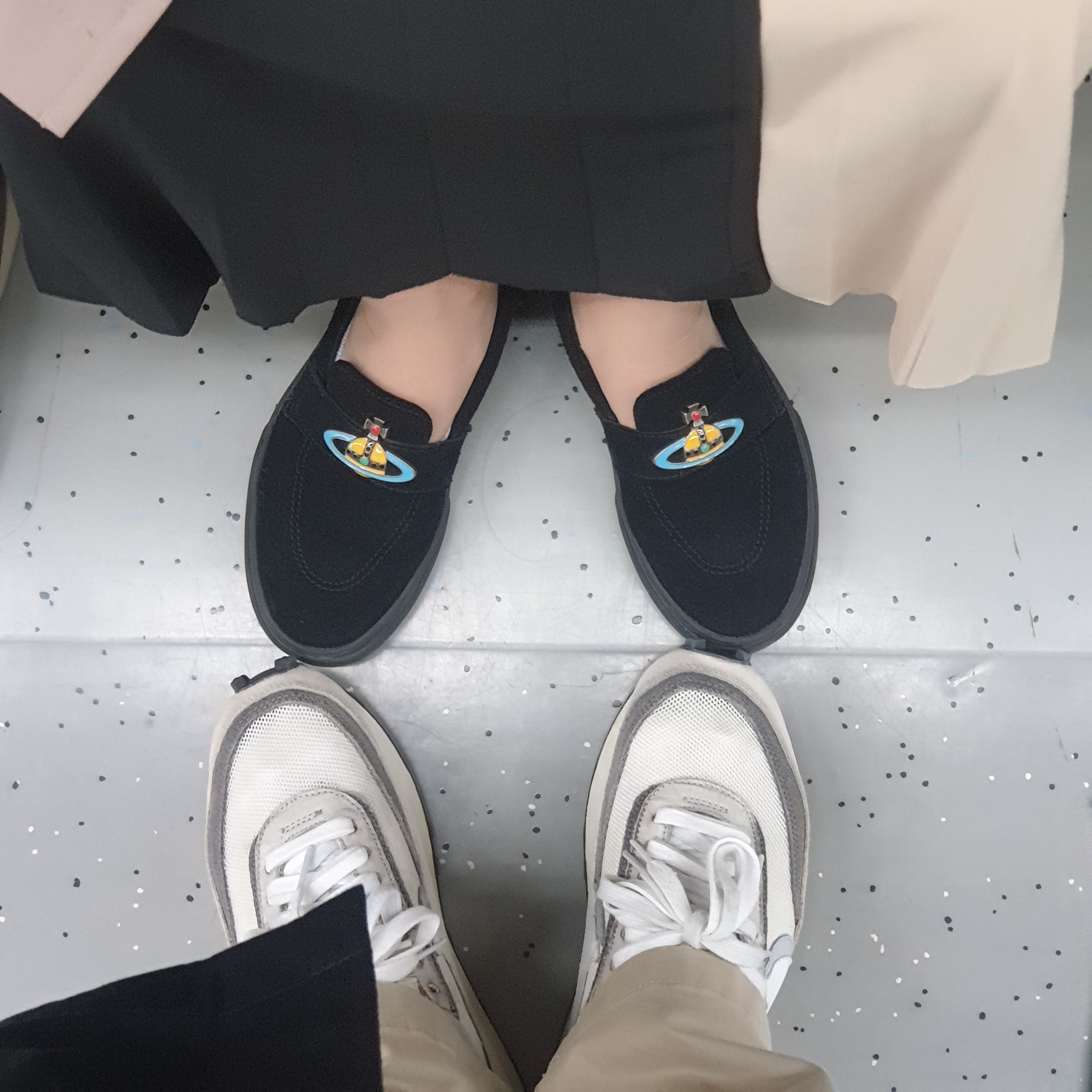 Nike x Sacai LDWaffle Summit White, Vans x Vivienne Westwood Style 53 Anglomania 착용 스타일