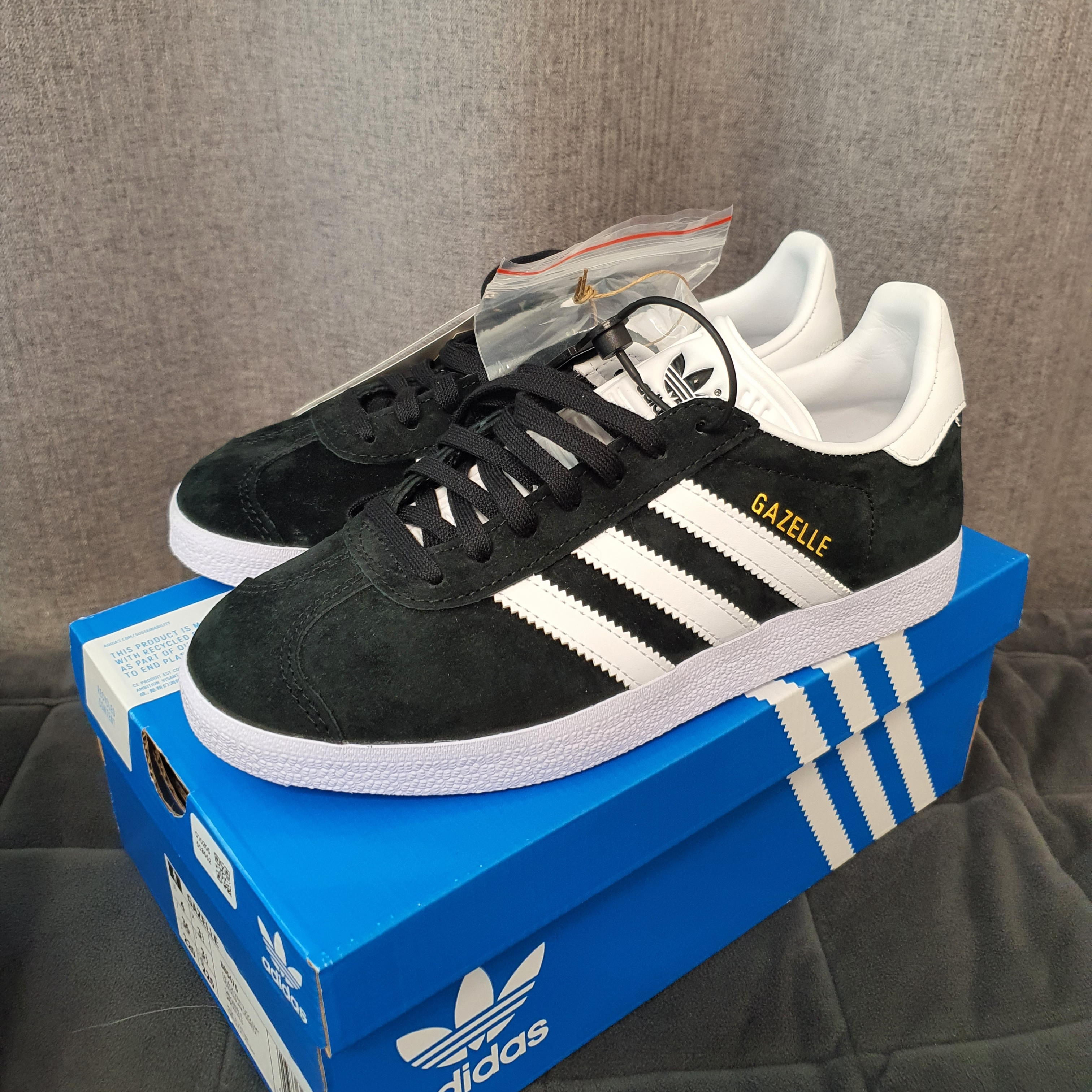 Adidas Gazelle Core Black White 착용 스타일