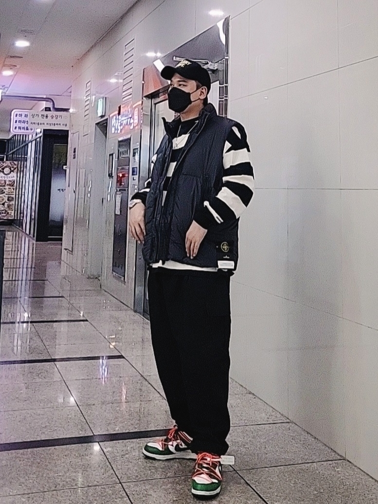 Gallery Dept. GD Trucker Cap Black, Nike x Off-White Dunk Low Pine Green 착용 스타일 - 2