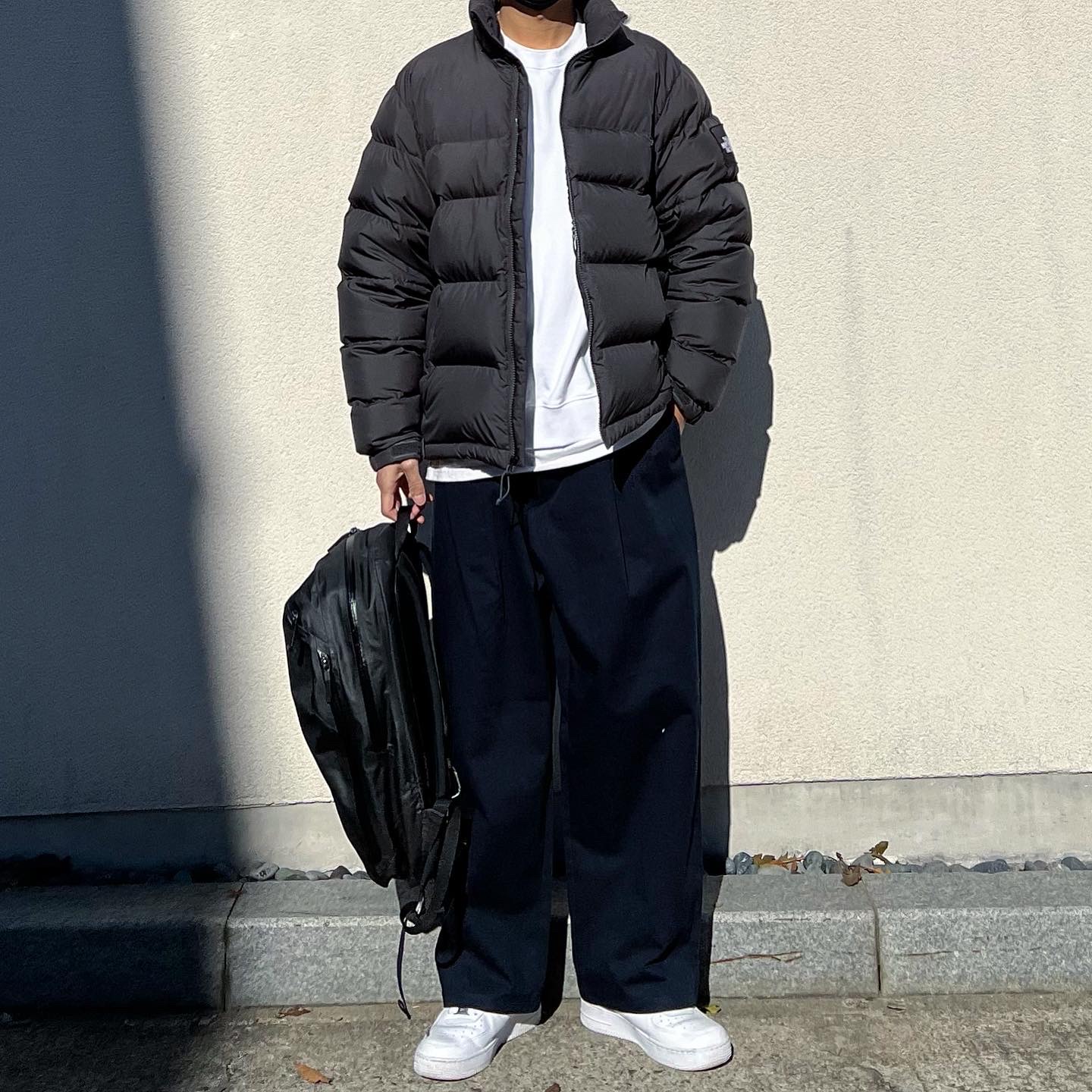 The North Face 1992 Nuptse Jacket Charcoal, Nike Air Force 1 '07 Low White 착용 스타일 - 1