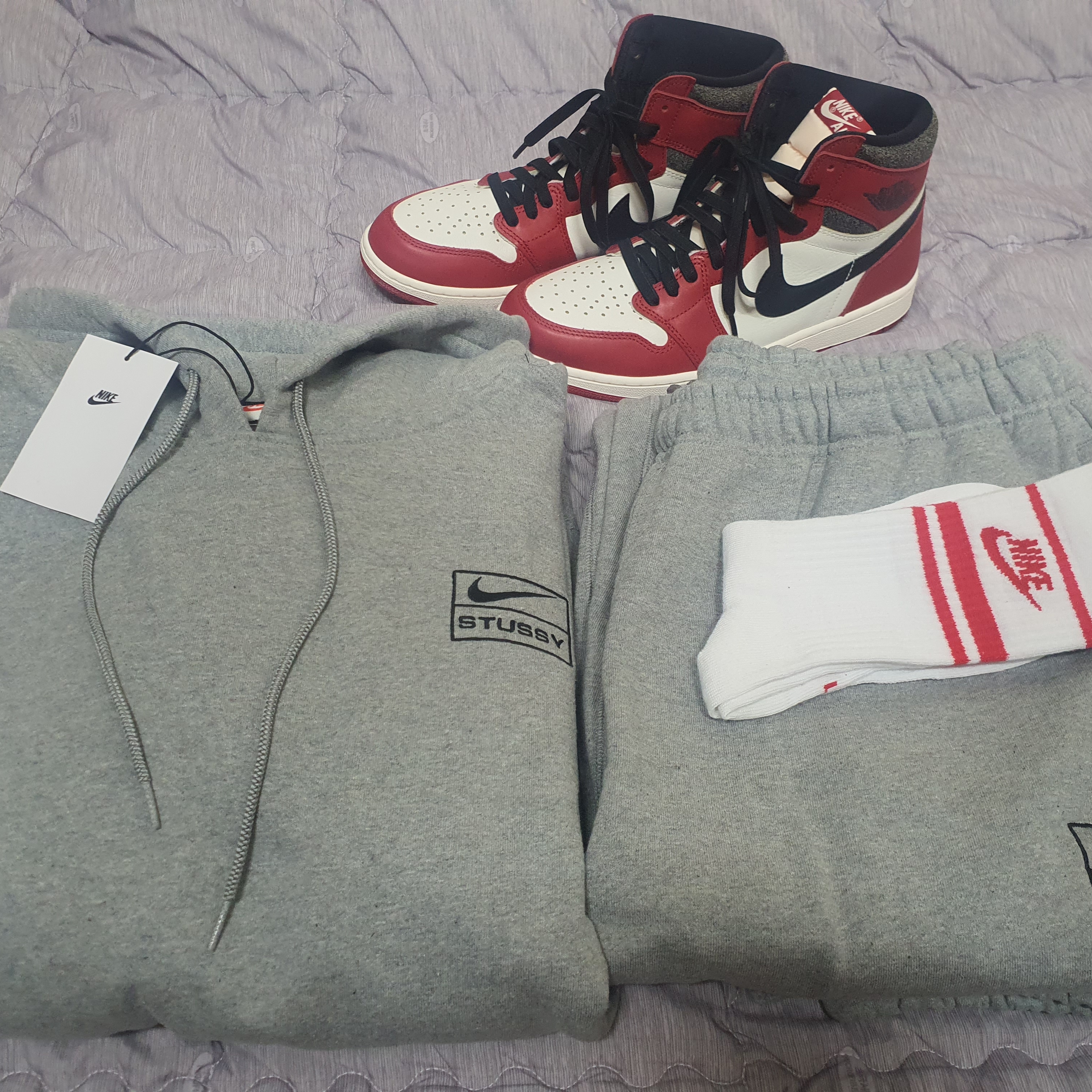Nike x Stussy NRG RA Pullover Hoodie Dark Grey Heather (DJ9488-063), Nike x Stussy NRG RA Fleece Pants Dark Grey Heather (DJ9490-063) 착용 스타일