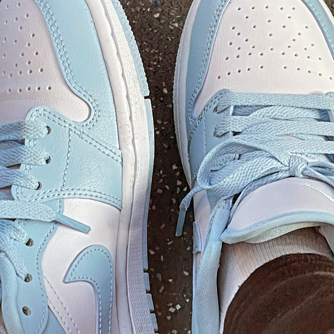(W) Jordan 1 Low White Ice Blue 착용 스타일