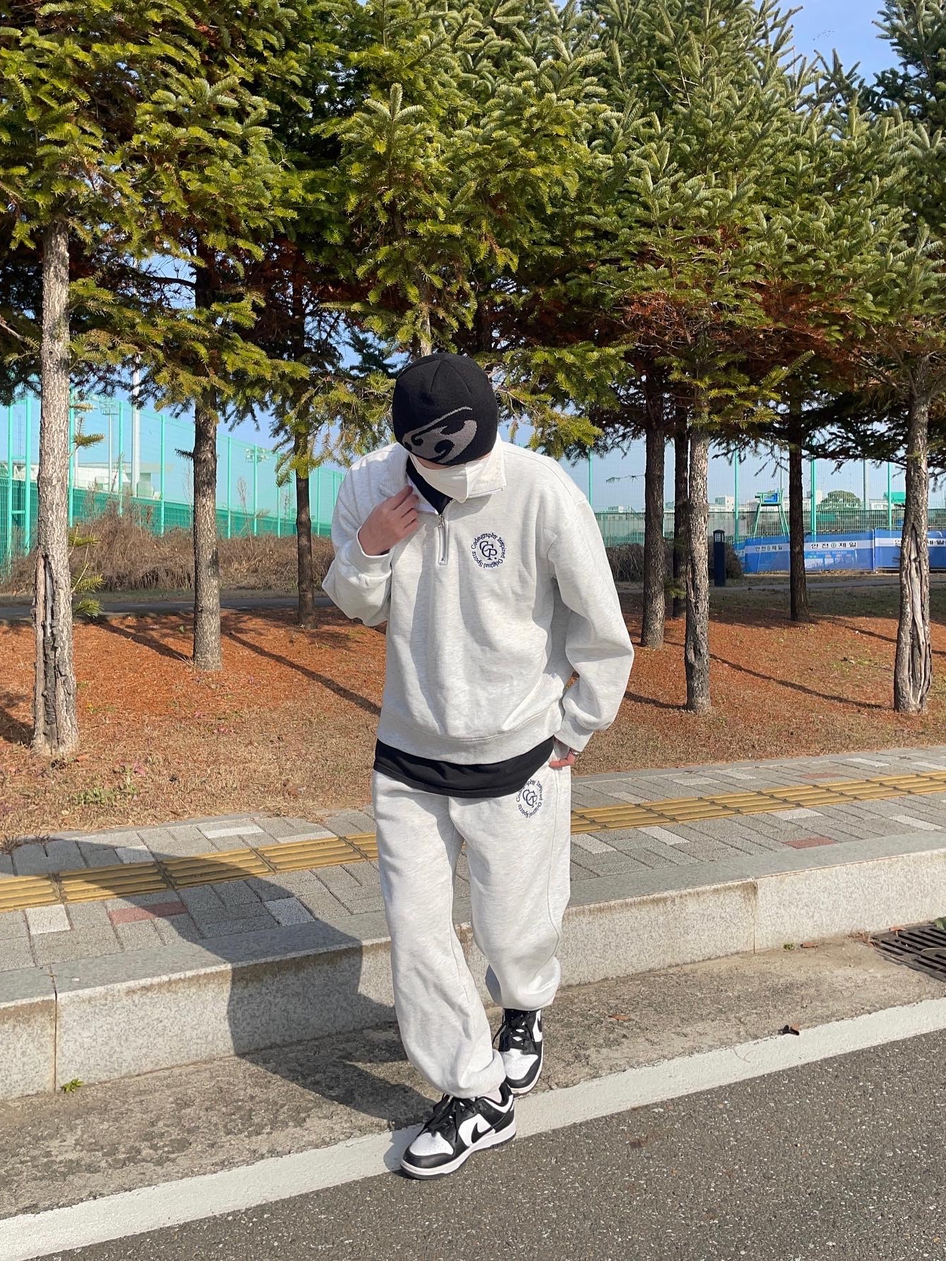 Sansan Gear Logo Beanie Black - 22FW, Nike Dunk Low Retro Black 착용 스타일