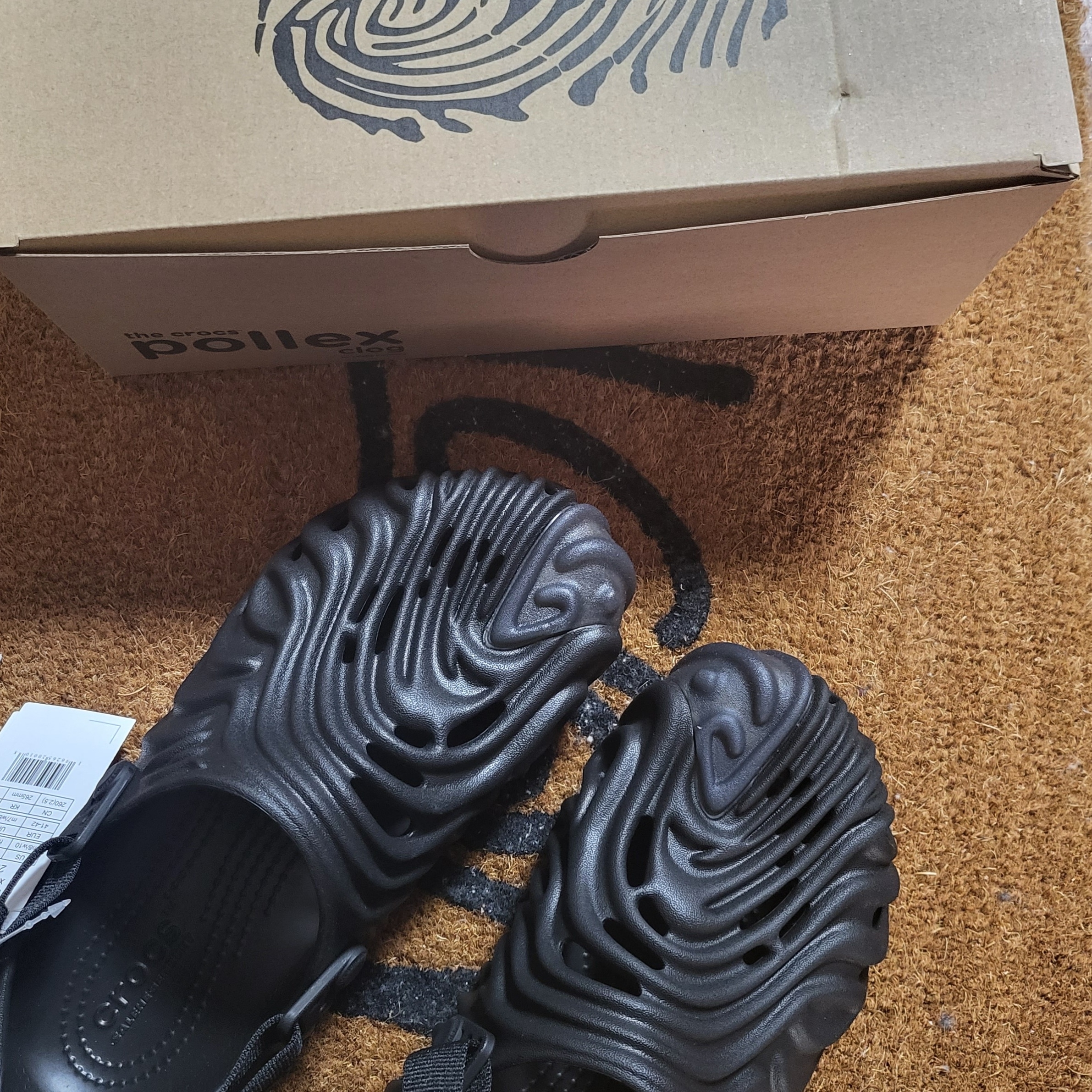 Crocs x Salehe Bembury Pollex Clog Sasquatch 착용 스타일
