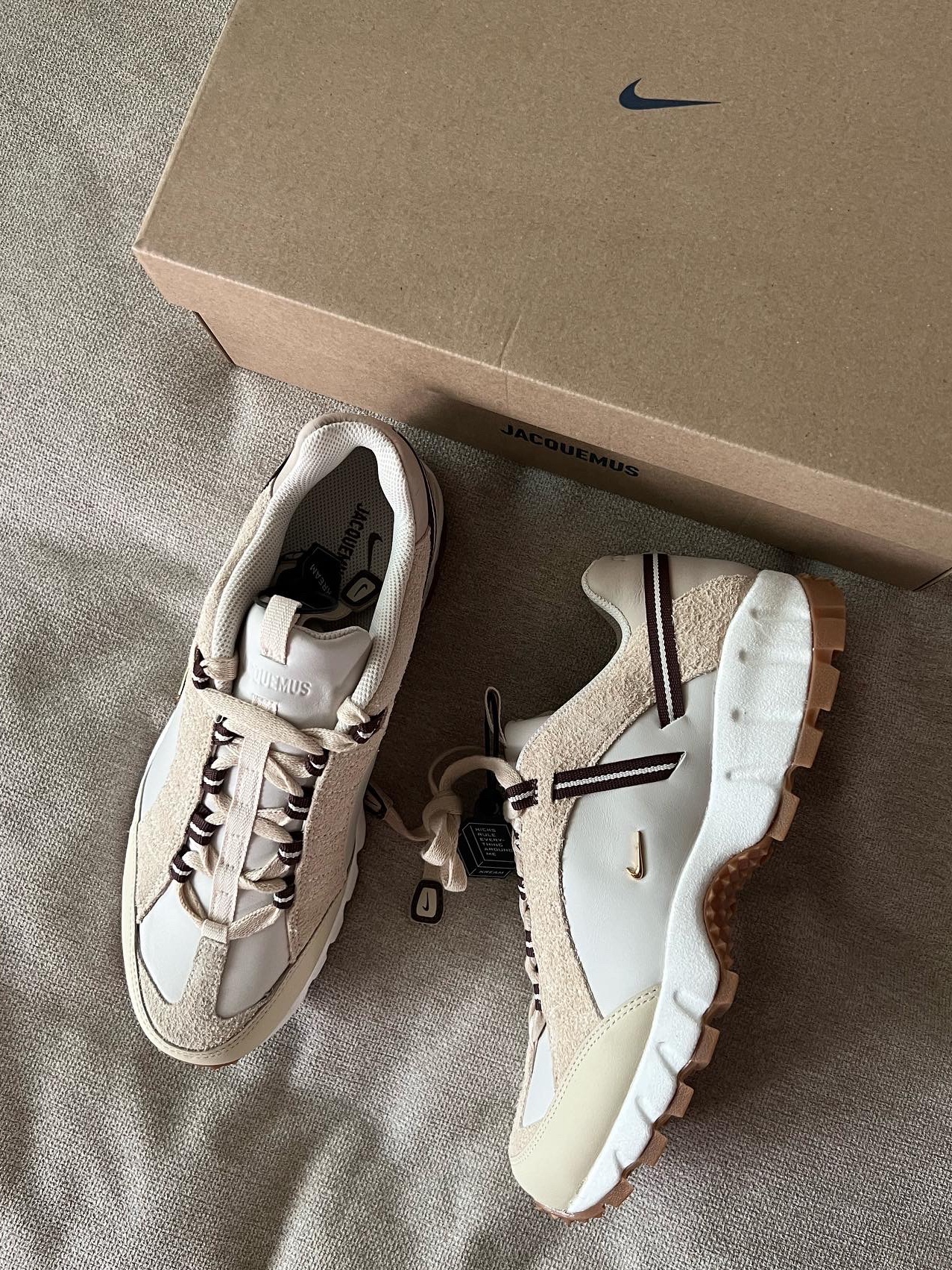 Nike x Jacquemus Air Humara LX Light Bone and Gold 착용 스타일