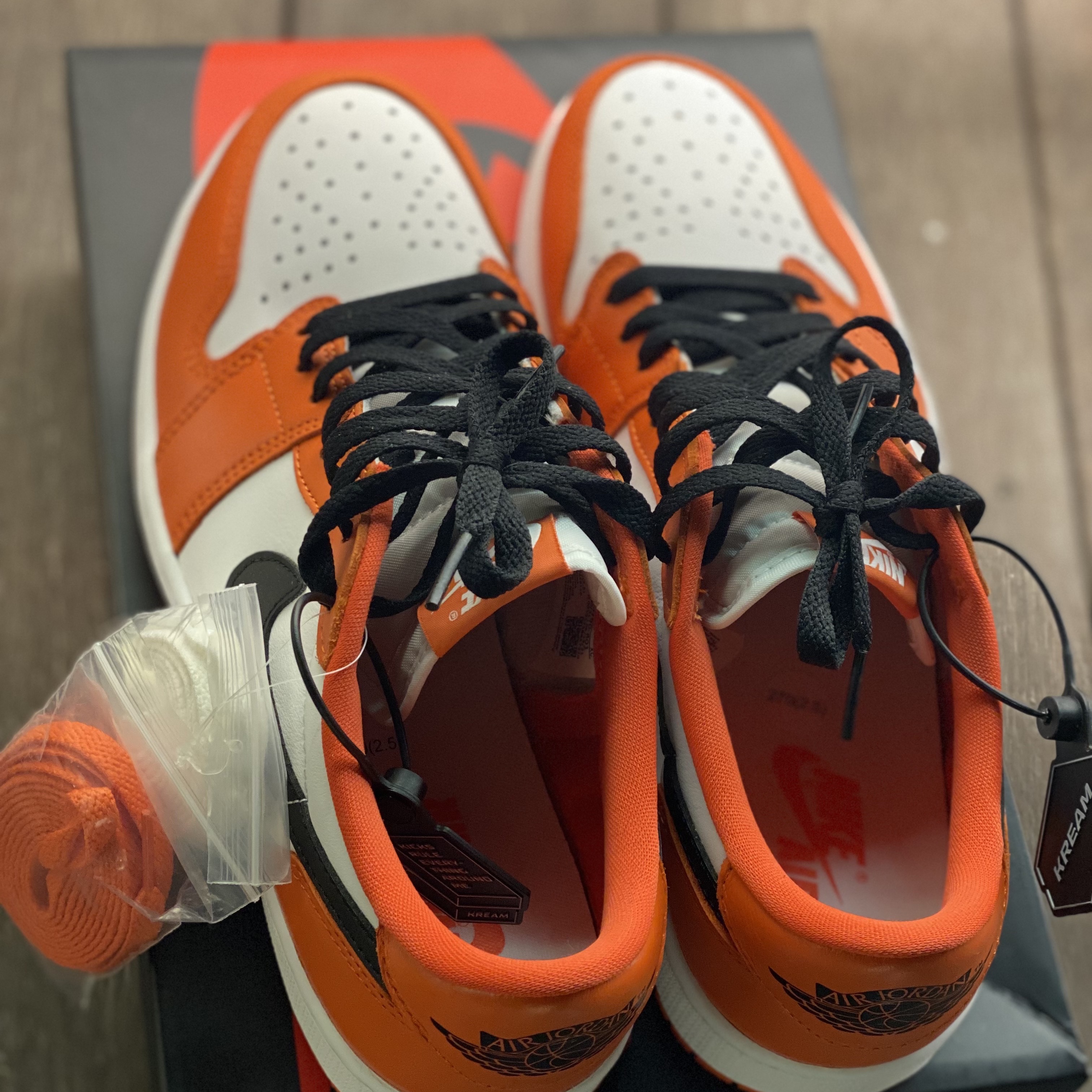 Jordan 1 Low OG Starfish 착용 스타일 - 2