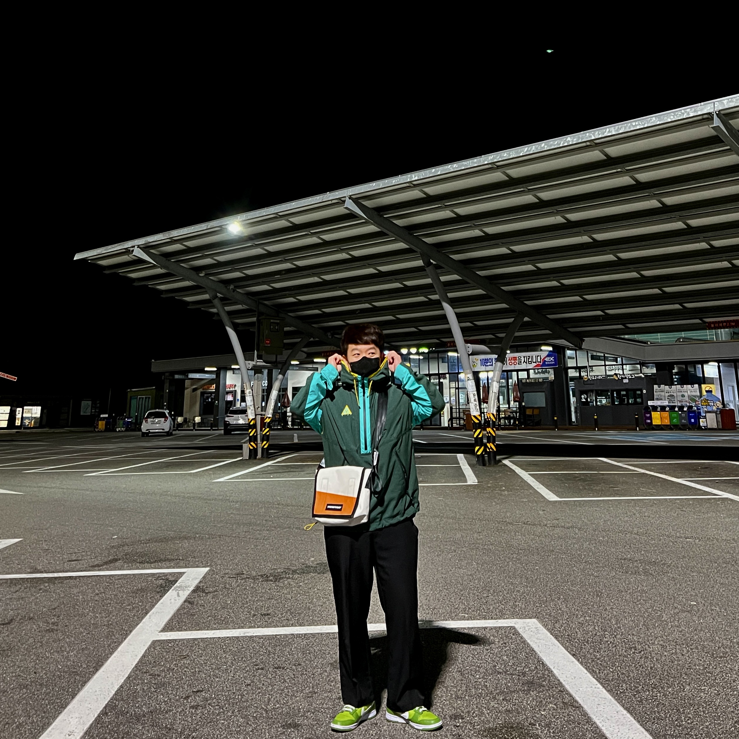 Nike Dunk Low Retro Vivid Green, Nike ACG Woven Hooded Jacket Hyper Jade - US/EU 착용 스타일