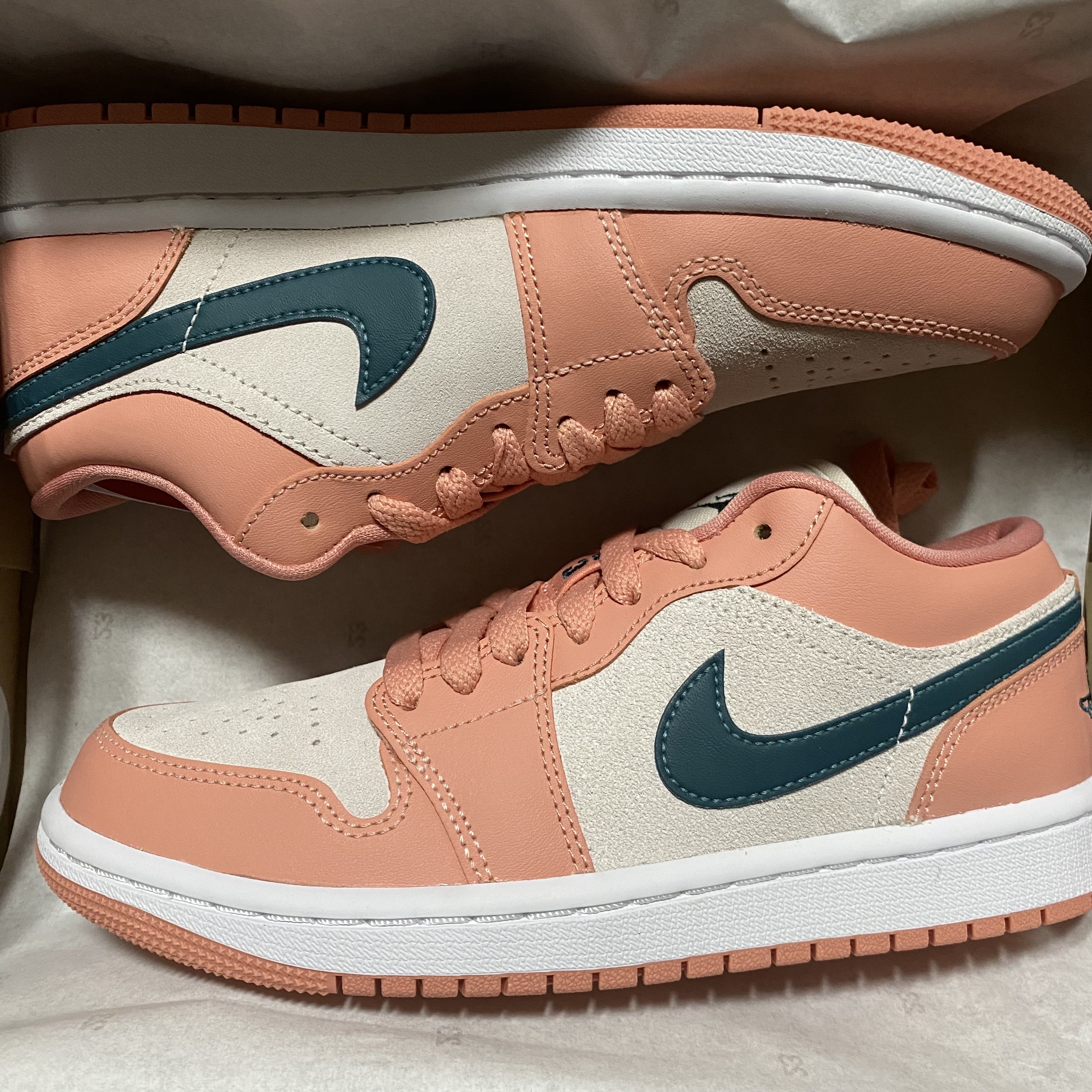 (W) Jordan 1 Low Light Madder Root 착용 스타일