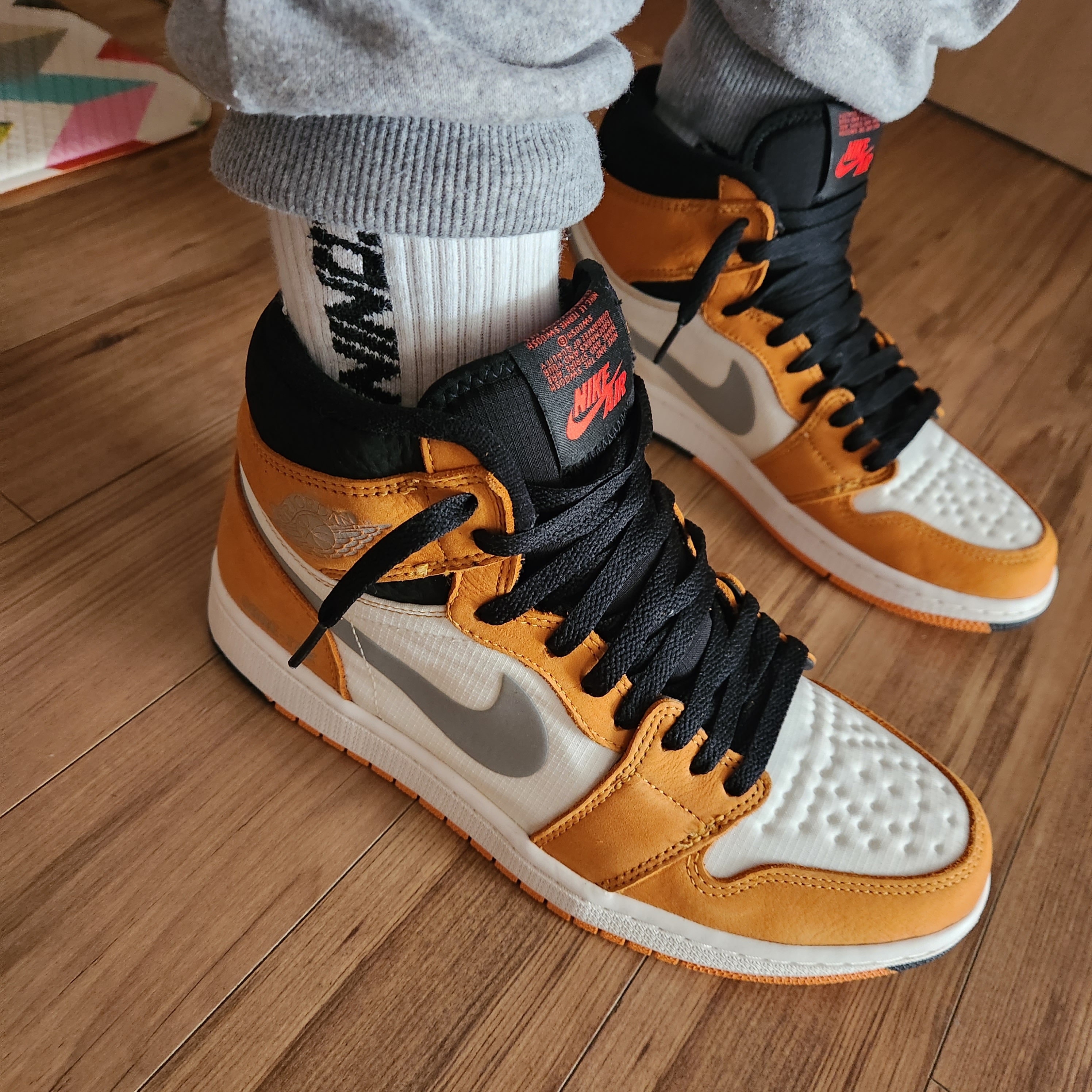 Jordan 1 Element Gore-Tex Light Curry 착용 스타일 - 1