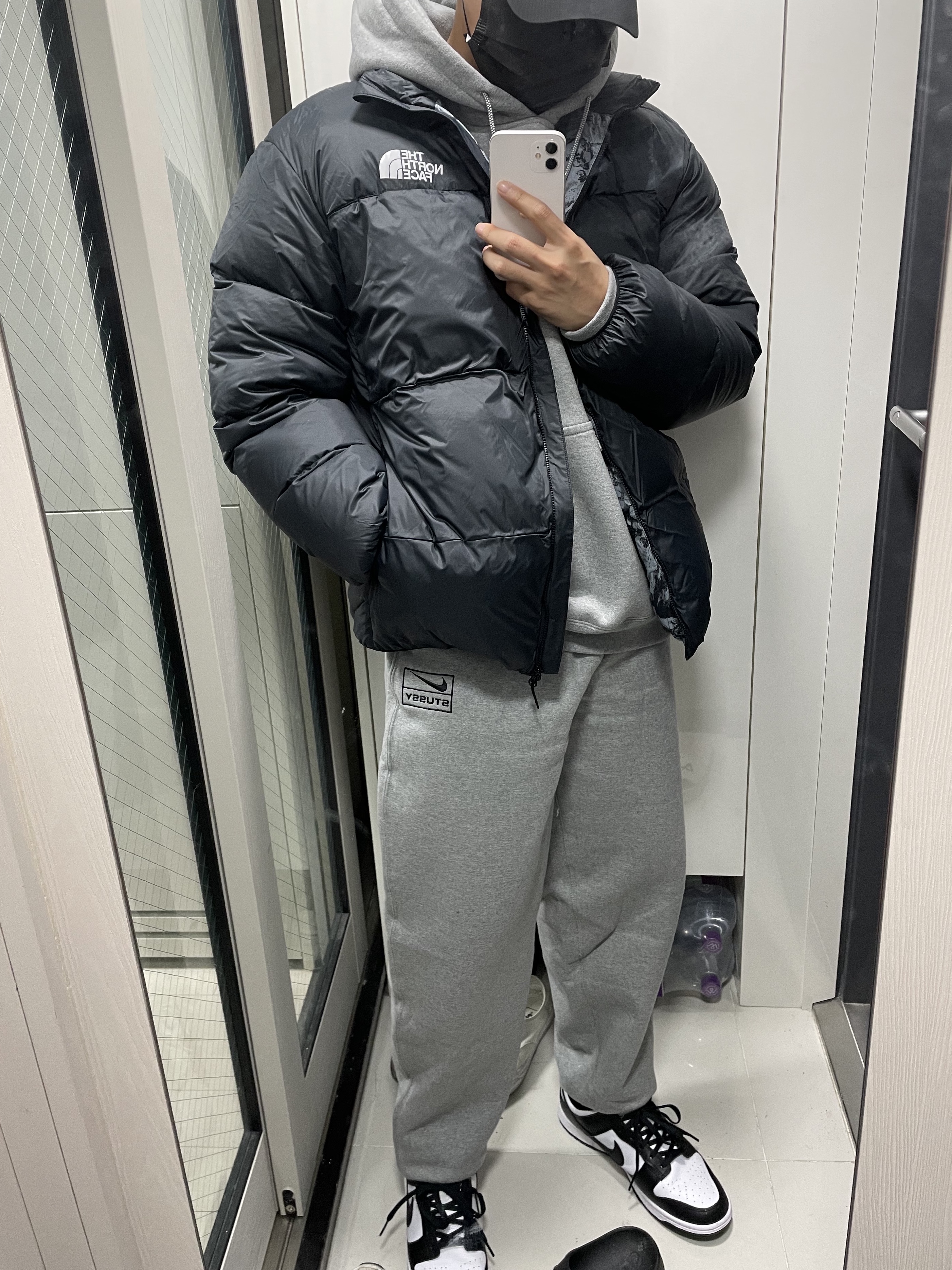 Nike x Stussy NRG RA Fleece Pants Dark Grey Heather (DJ9490-063), Nike x Stussy NRG RA Pullover Hoodie Dark Grey Heather (DJ9488-063) 착용 스타일 - 1