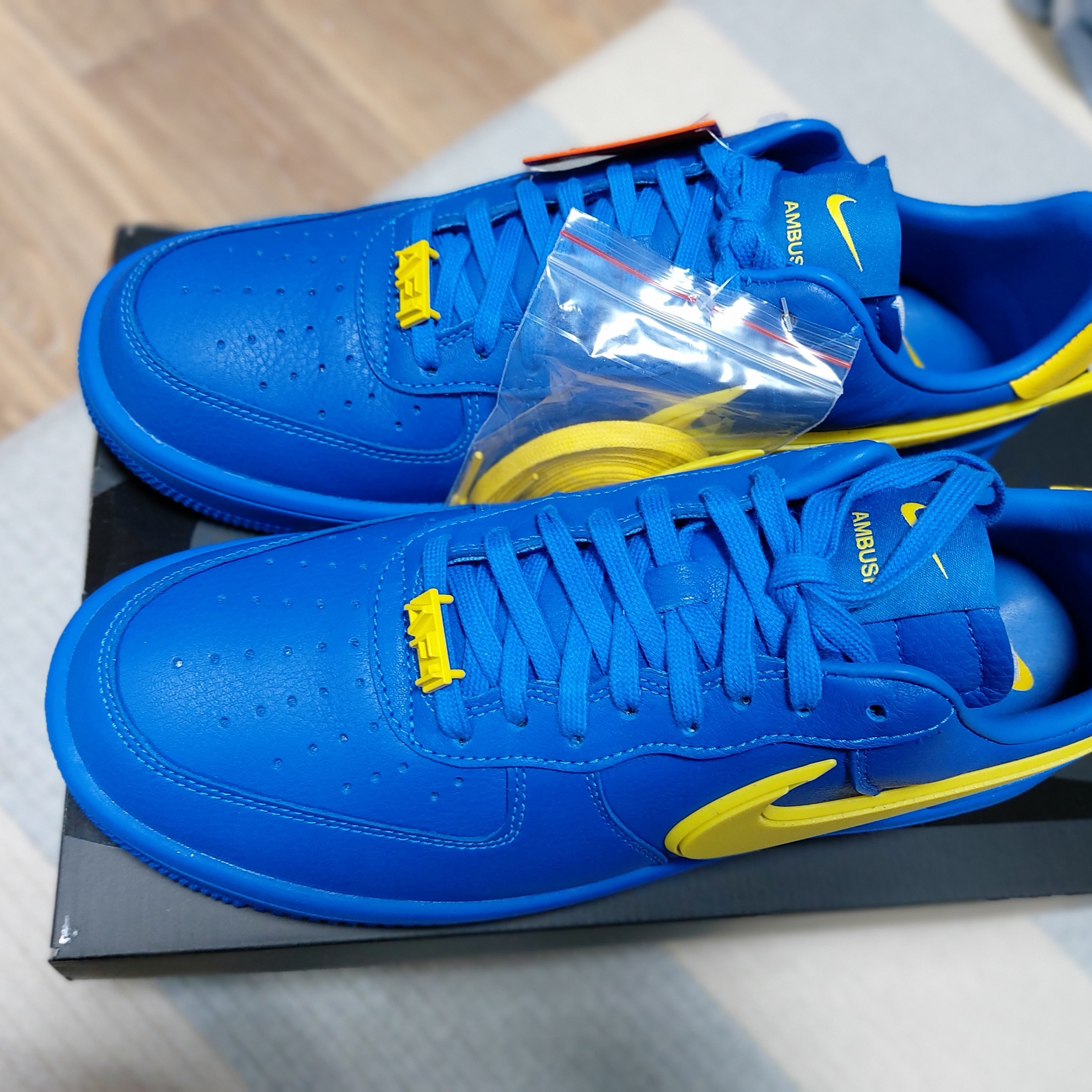 Nike x Ambush Air Force 1 Low SP Game Royal and Vivid Sulfur 착용 스타일 - 3