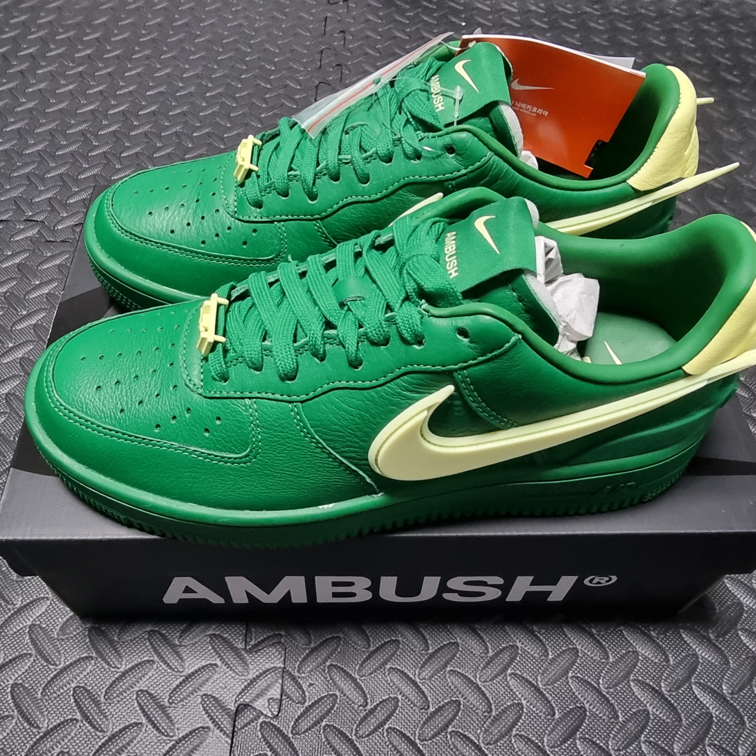 Nike x Ambush Air Force 1 Low SP Pine Green and Citron 착용 스타일