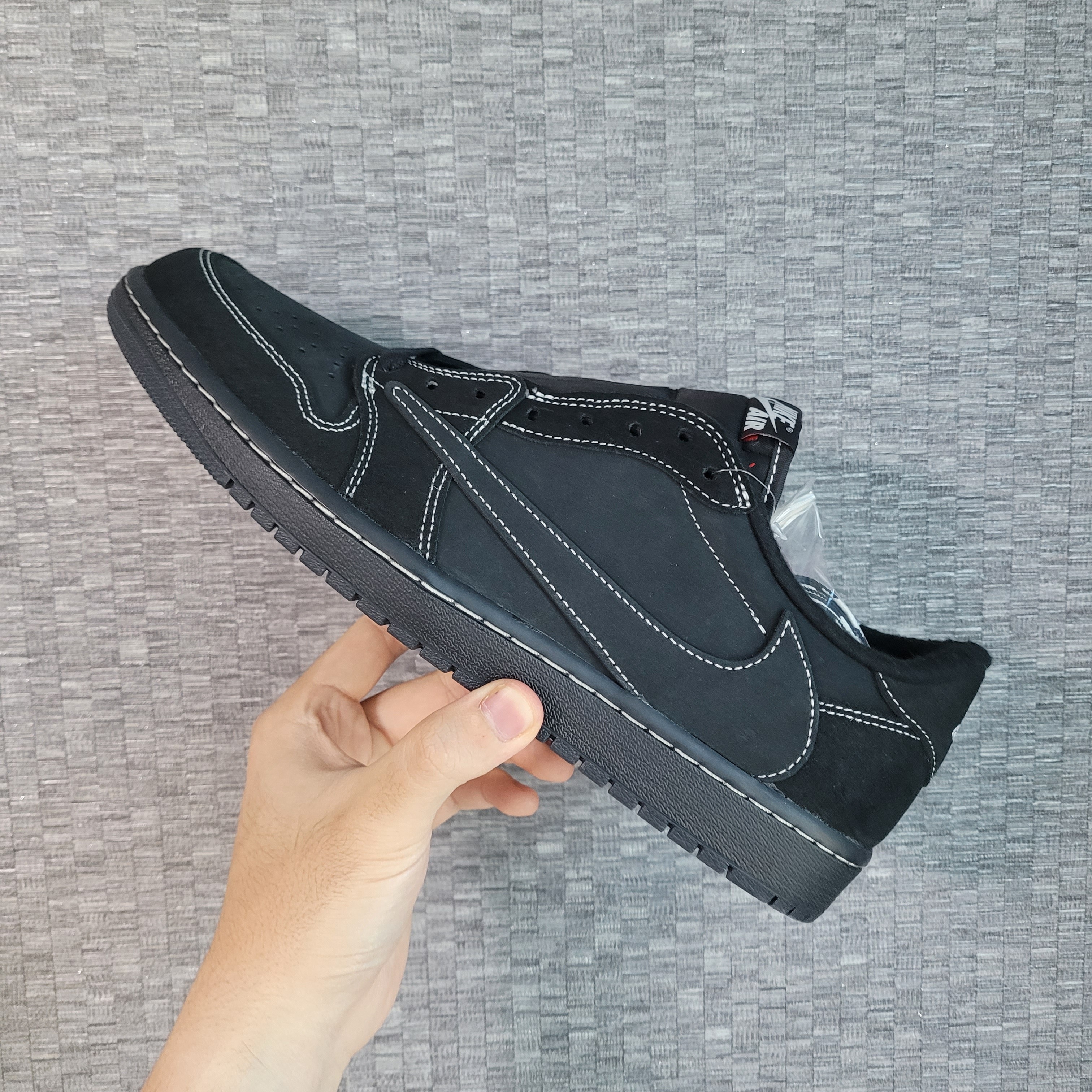 Jordan 1 x Travis Scott Retro Low OG SP Black Phantom 착용 스타일 - 1