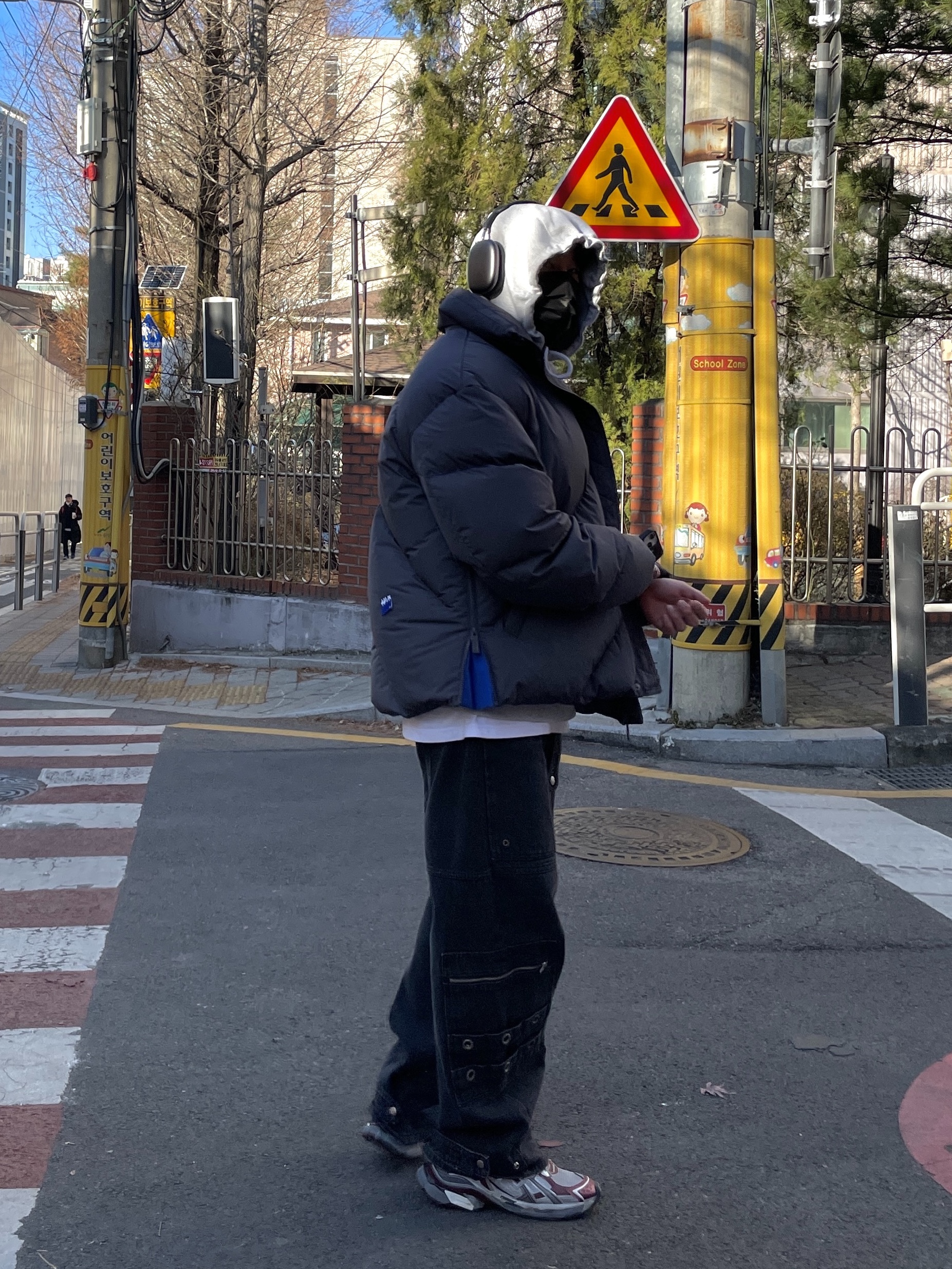 Apple AirPods Max Lightning Space Gray (Korean Ver.), Zara x Ader Error Oversize Puffer Jacket Grey 착용 스타일 - 3