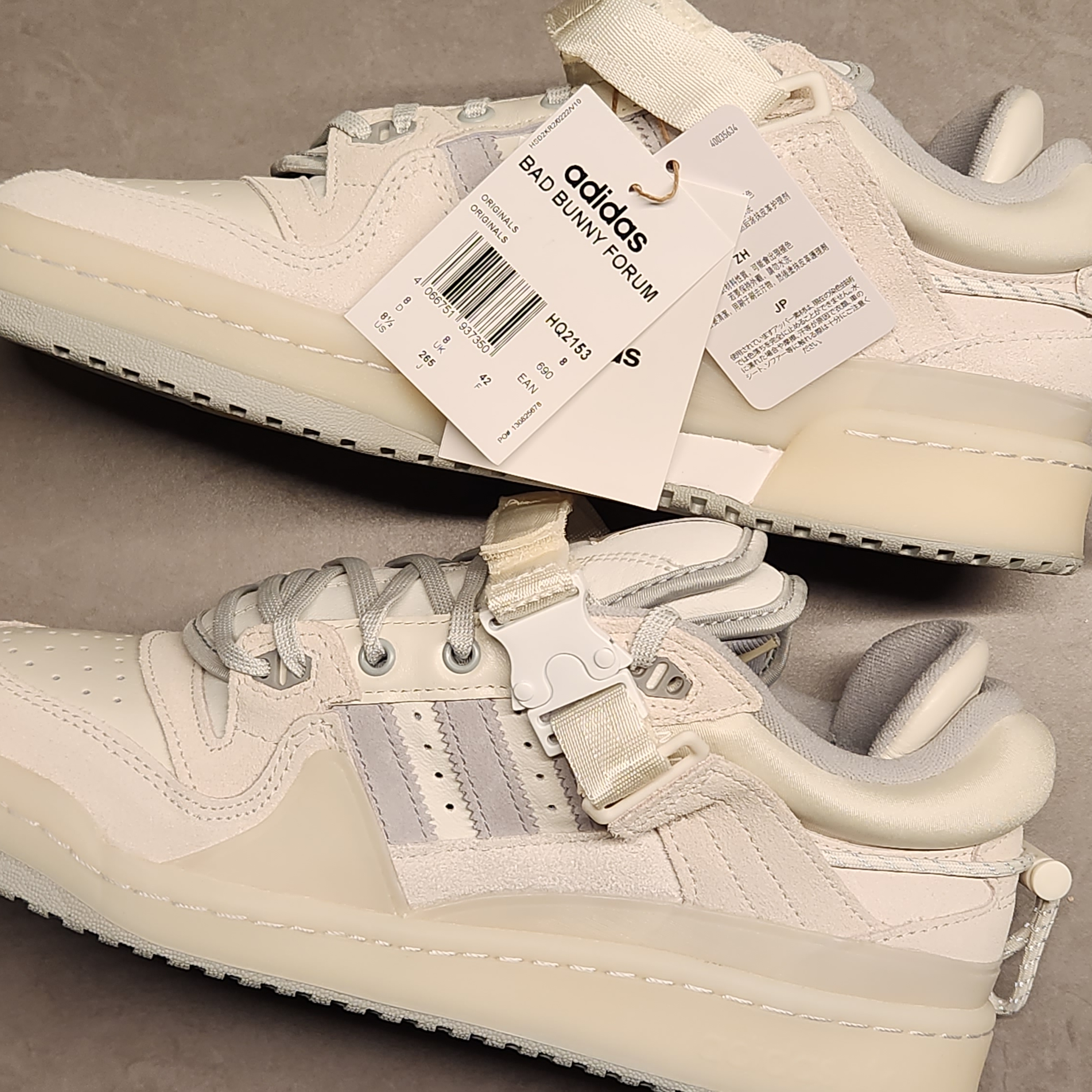Adidas x Bad Bunny Forum Low Cloud White Clear Onix 착용 스타일 - 4
