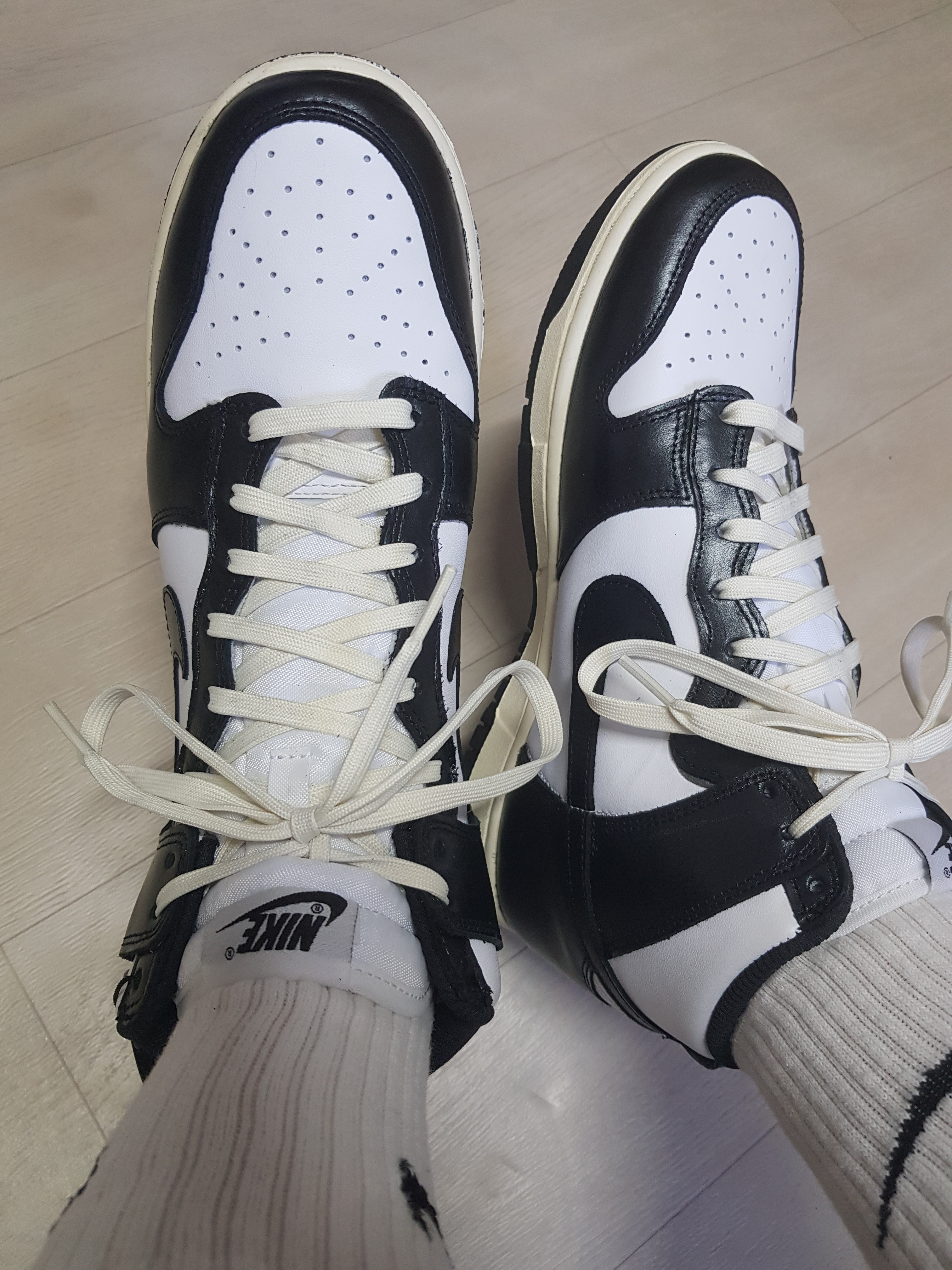(W) Nike Dunk High Vintage Black 착용 스타일