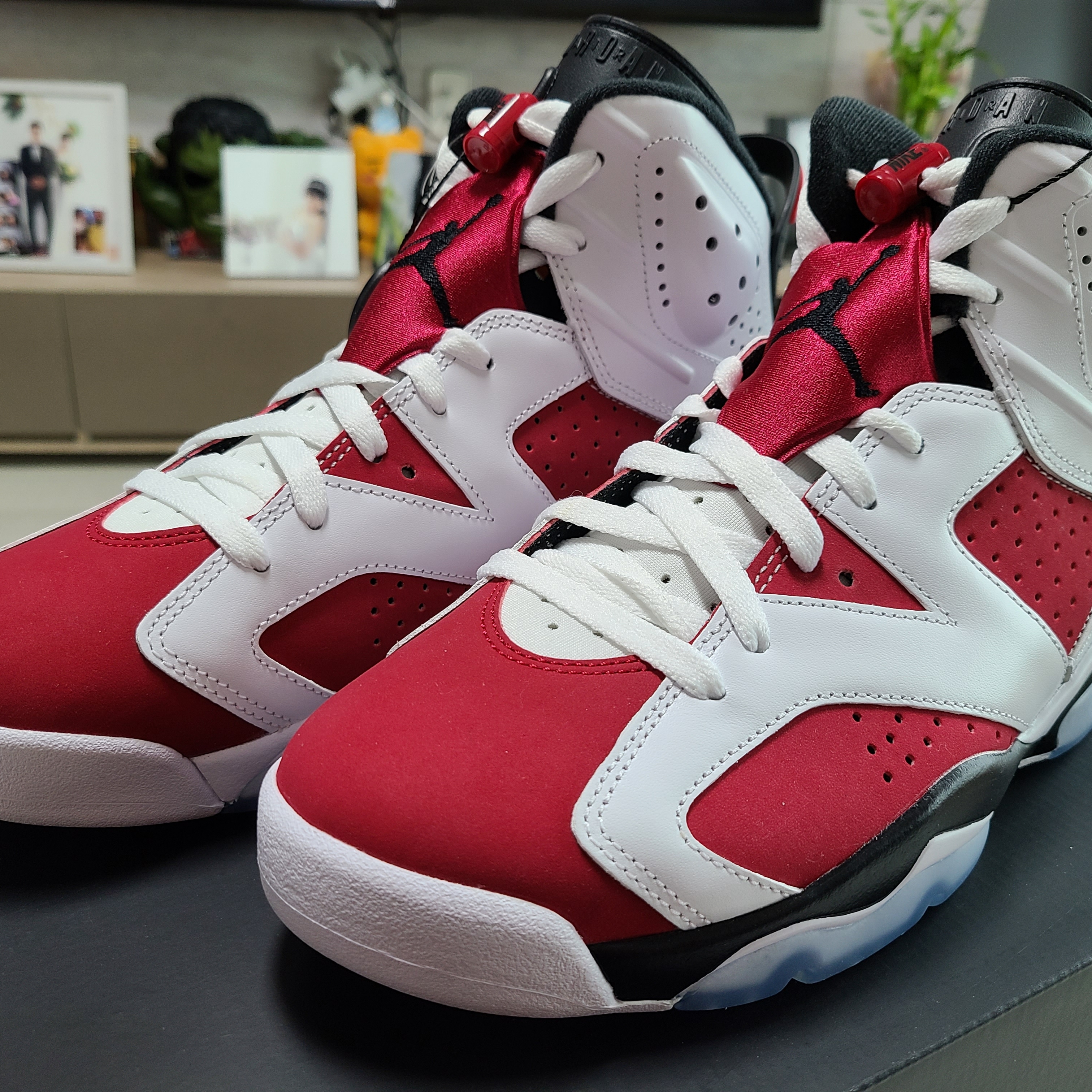 Jordan 6 Retro Carmine 2021 착용 스타일 - 3