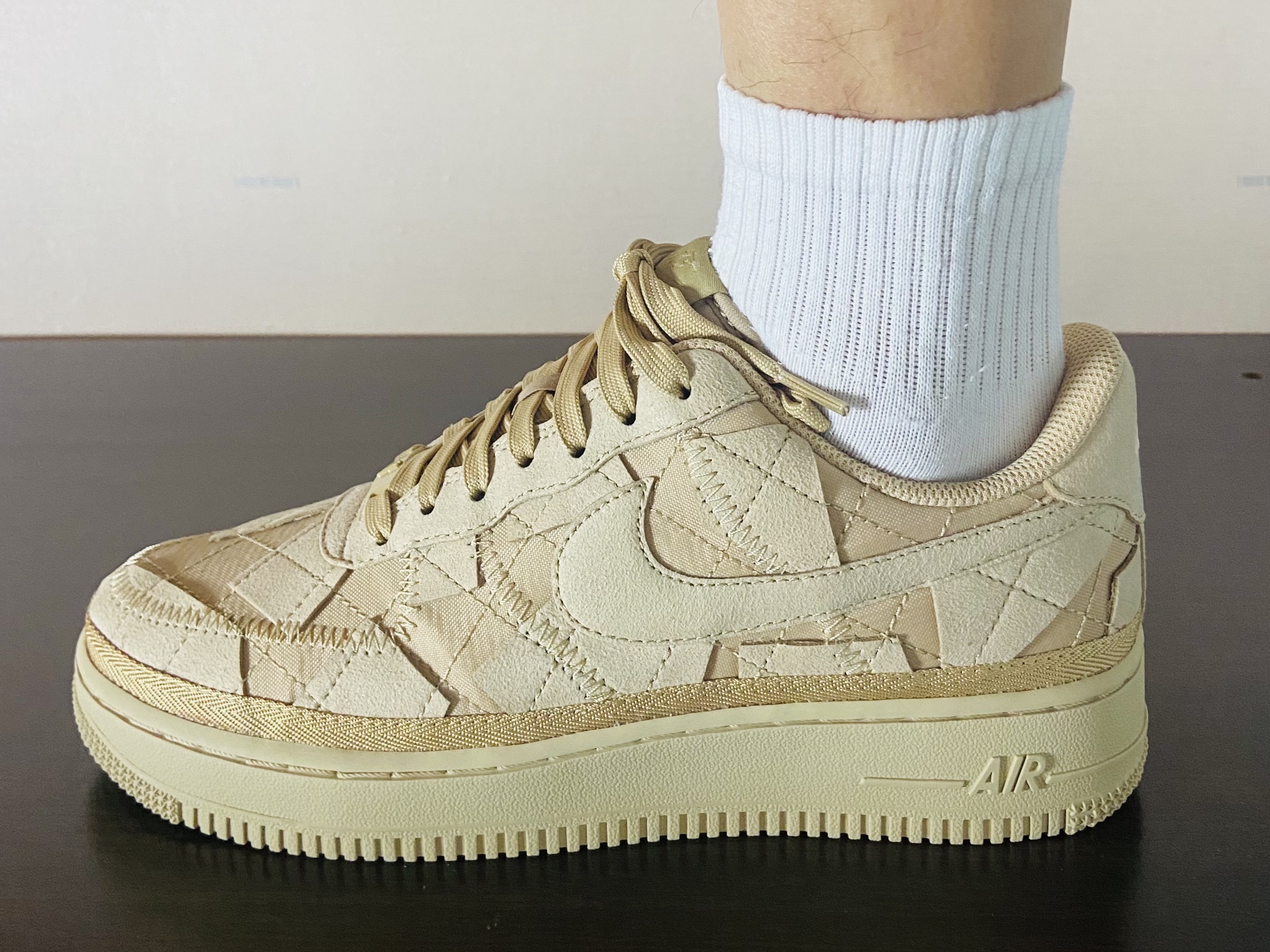 Nike x Billie Eilish Air Force 1 Low '07 SP Mushroom 착용 스타일